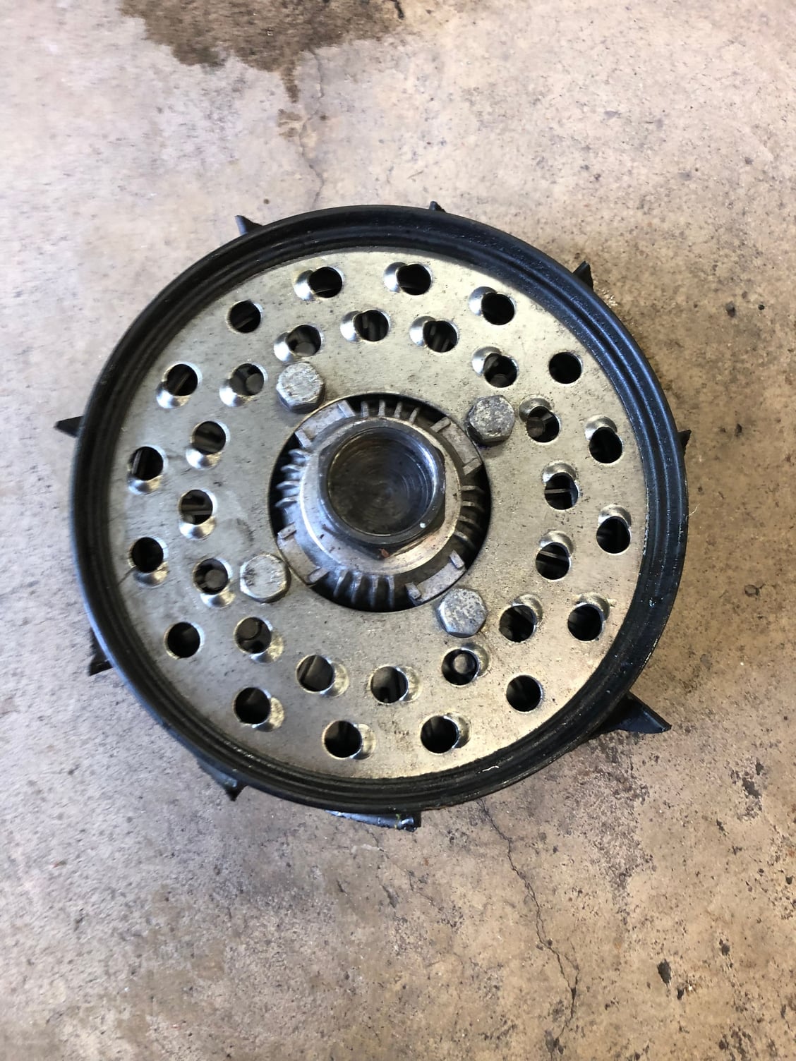 Why did my fan clutch just explode - Land Rover Forums - Land Rover Why Is My New Fan Clutch So Loud