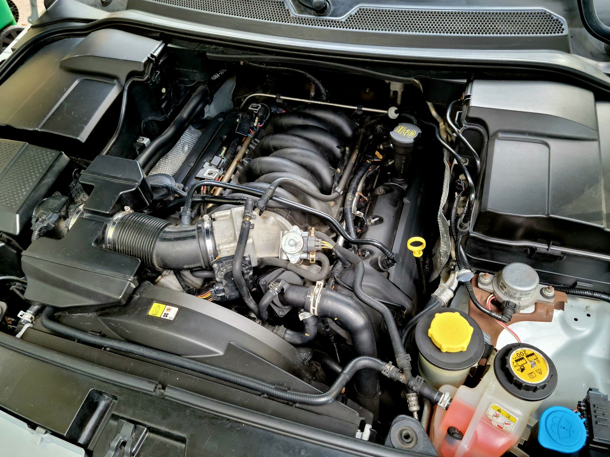 2008 Land Rover LR3 - Very well maintained 08 LR3 HSE w A bar & AT tires - Used - VIN SALAG254X8A466489 - 165,000 Miles - 8 cyl - AWD - Automatic - SUV - Gray - Atlanta, GA 30030, United States