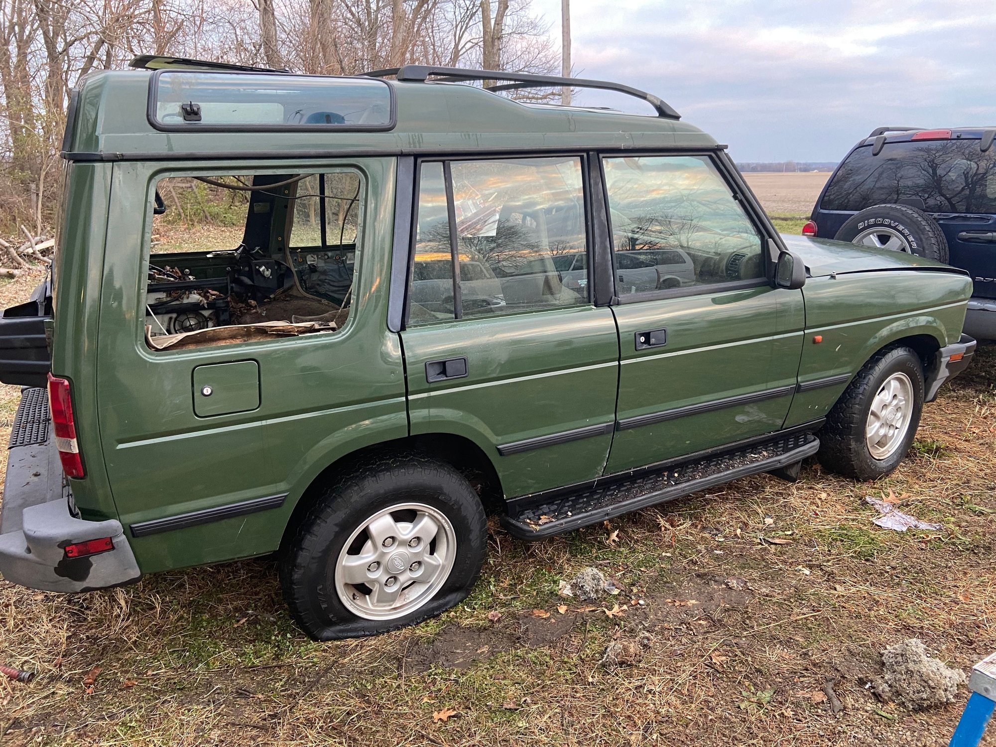 1995 Land Rover Discovery - Parting out 1995 Discovery I - Lacon, IL 61540, United States