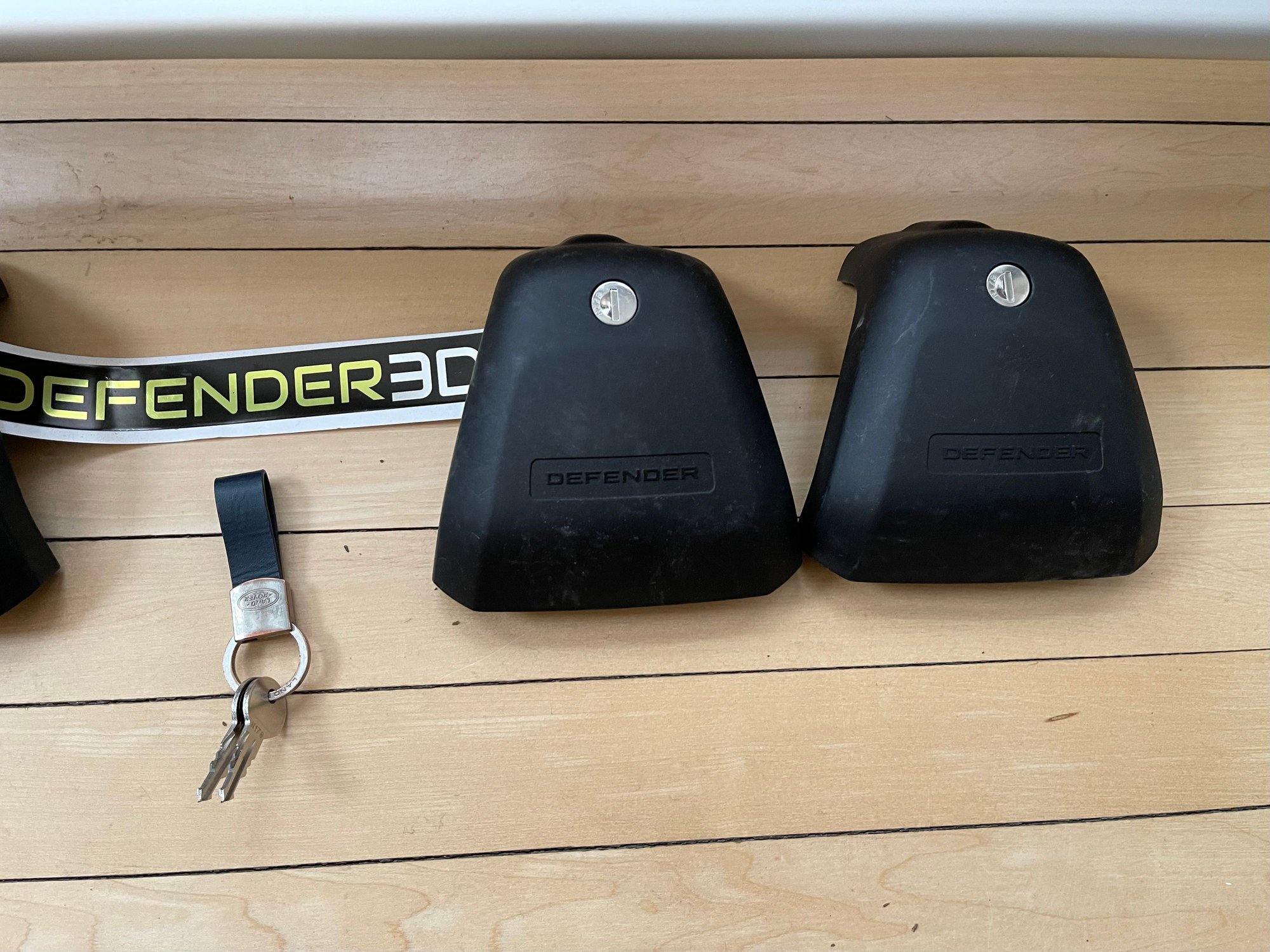 Exterior Body Parts - New Defender Roof Crossbars for 90 & 110 - Used - 2020 to 2022 Land Rover Defender - Chicago, IL 60625, United States