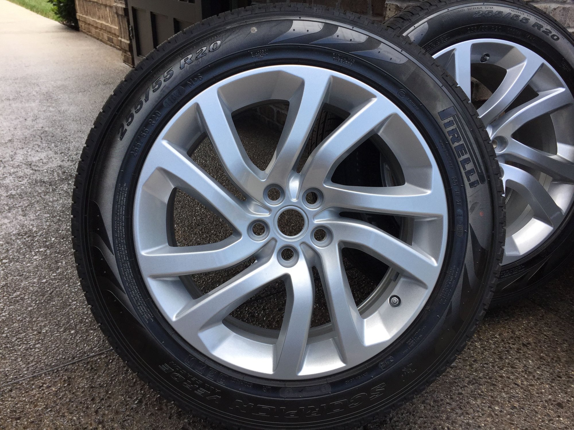 Wheels and Tires/Axles - 2019 Discovery Wheels and Tires (New) - New - 2017 to 2024 Land Rover Discovery - Knoxville, TN 37922, United States