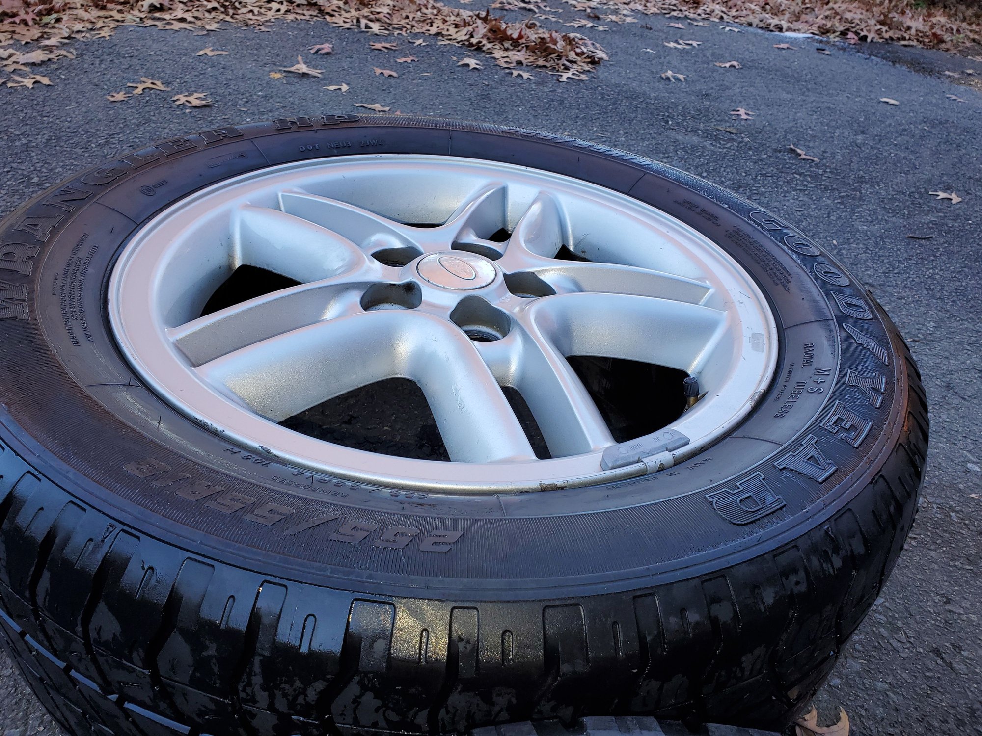 Wheels and Tires/Axles - D2 Hurricane wheels and tires - Used - 1999 to 2004 Land Rover Discovery - Lawrenceville, NJ 08648, United States