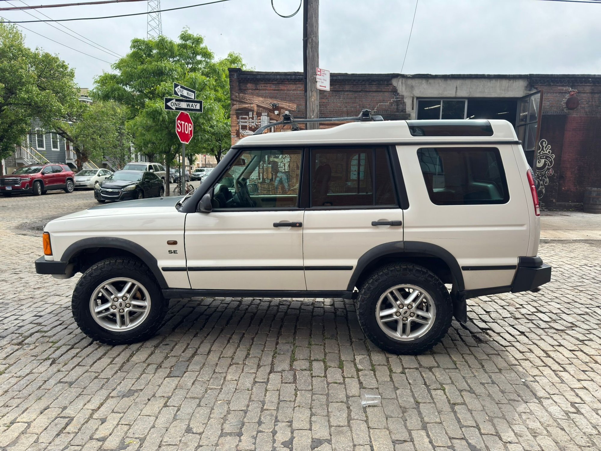 2002 Land Rover Discovery - 2002 Land Rover Discovery 2, well-maintained, upgraded and loved - Used - VIN SALTY12442A751572 - 127,000 Miles - 8 cyl - 4WD - Automatic - SUV - White - Brooklyn, NY 11233, United States