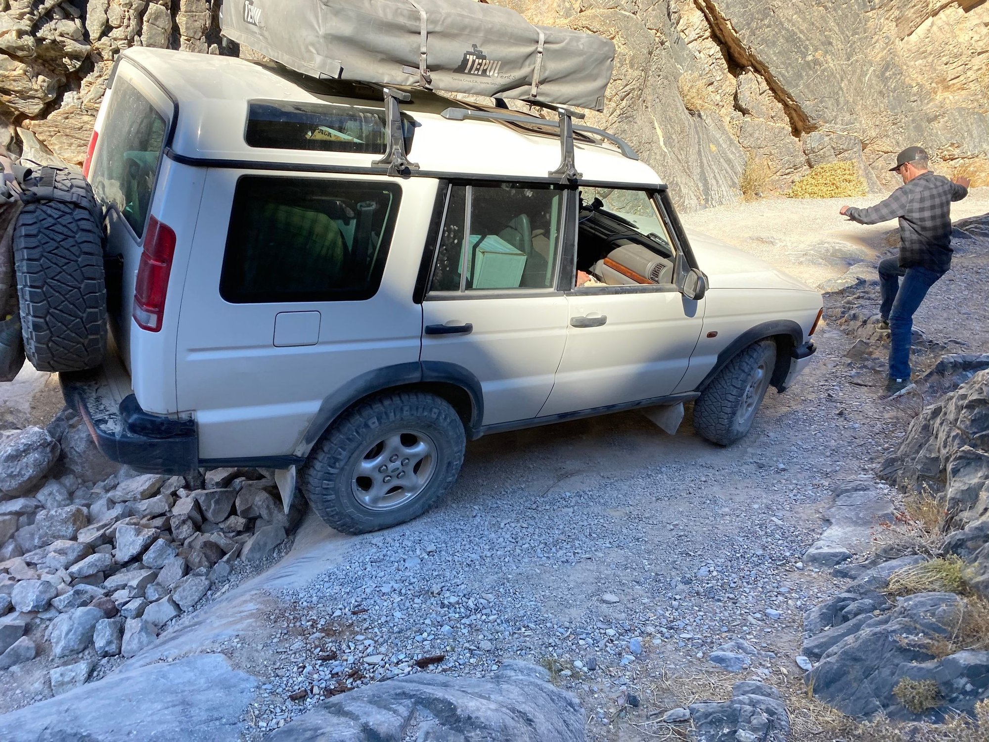 2000 Land Rover Discovery - 2000 Land Rover Discovery 2 SE7 - Used - VIN SALTY1540YA241322 - 203,000 Miles - 8 cyl - 4WD - Automatic - SUV - White - Castro Valley, CA 94552, United States