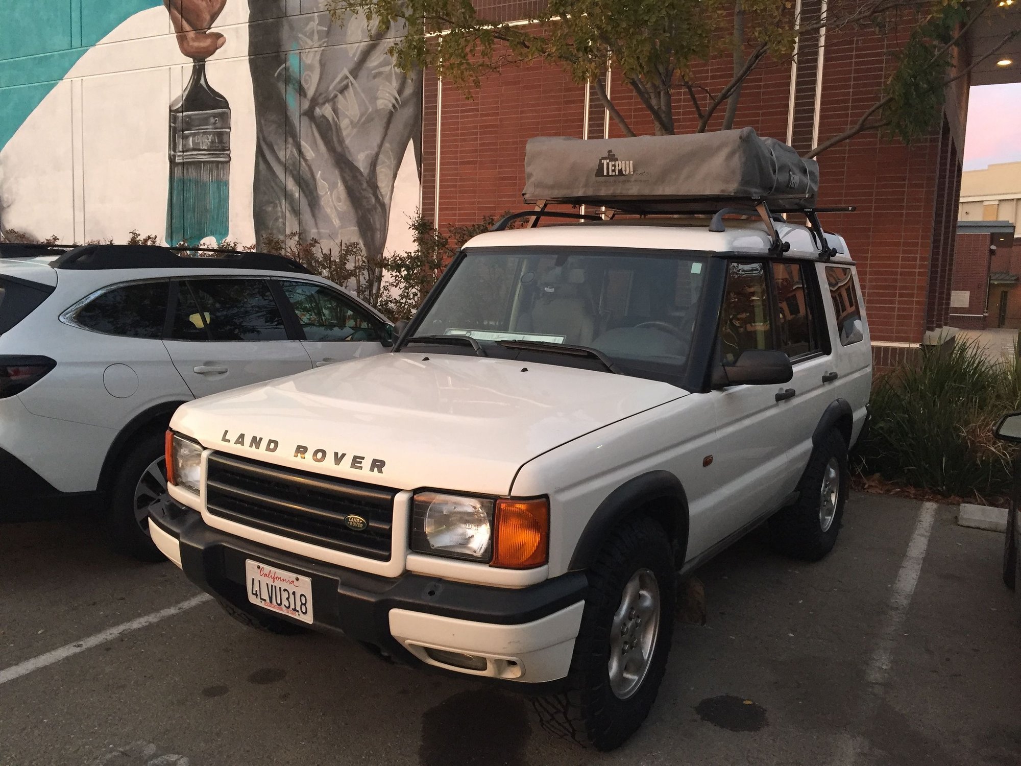 2000 Land Rover Discovery - 2000 Land Rover Discovery 2 SE7 - Used - VIN SALTY1540YA241322 - 203,000 Miles - 8 cyl - 4WD - Automatic - SUV - White - Castro Valley, CA 94552, United States