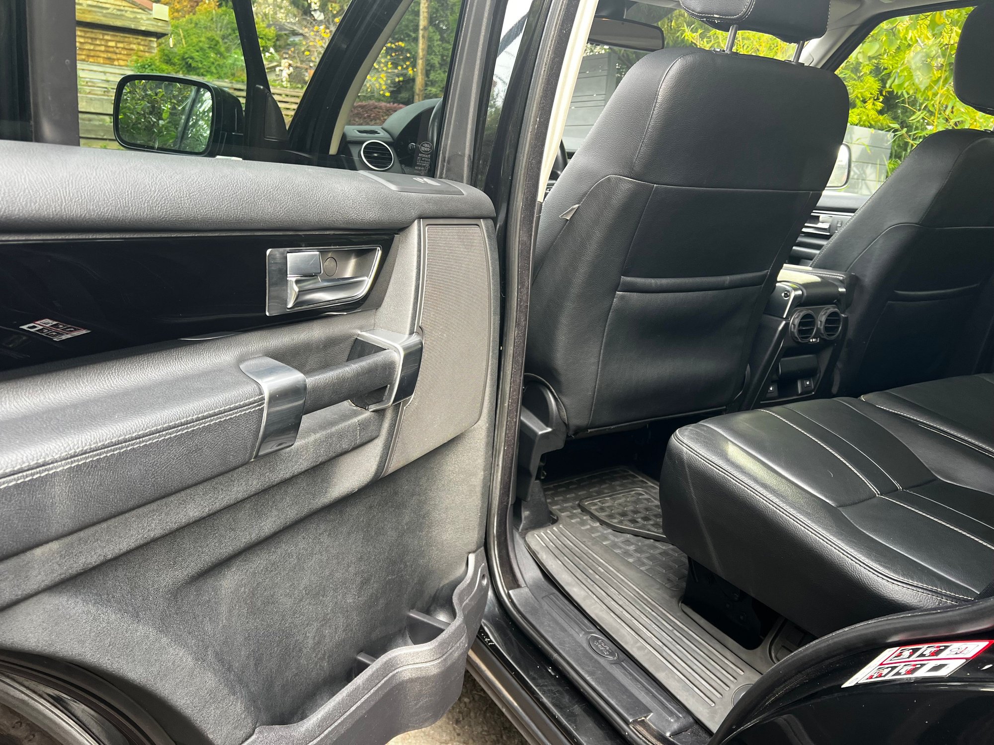 2011 Land Rover LR4 - 2011 LR4 Metropolis Black Edition for sales NorCal - Used - VIN salag2d42ba584805 - 119,000 Miles - 8 cyl - 4WD - Manual - SUV - Black - Mill Valley, CA 94941, United States