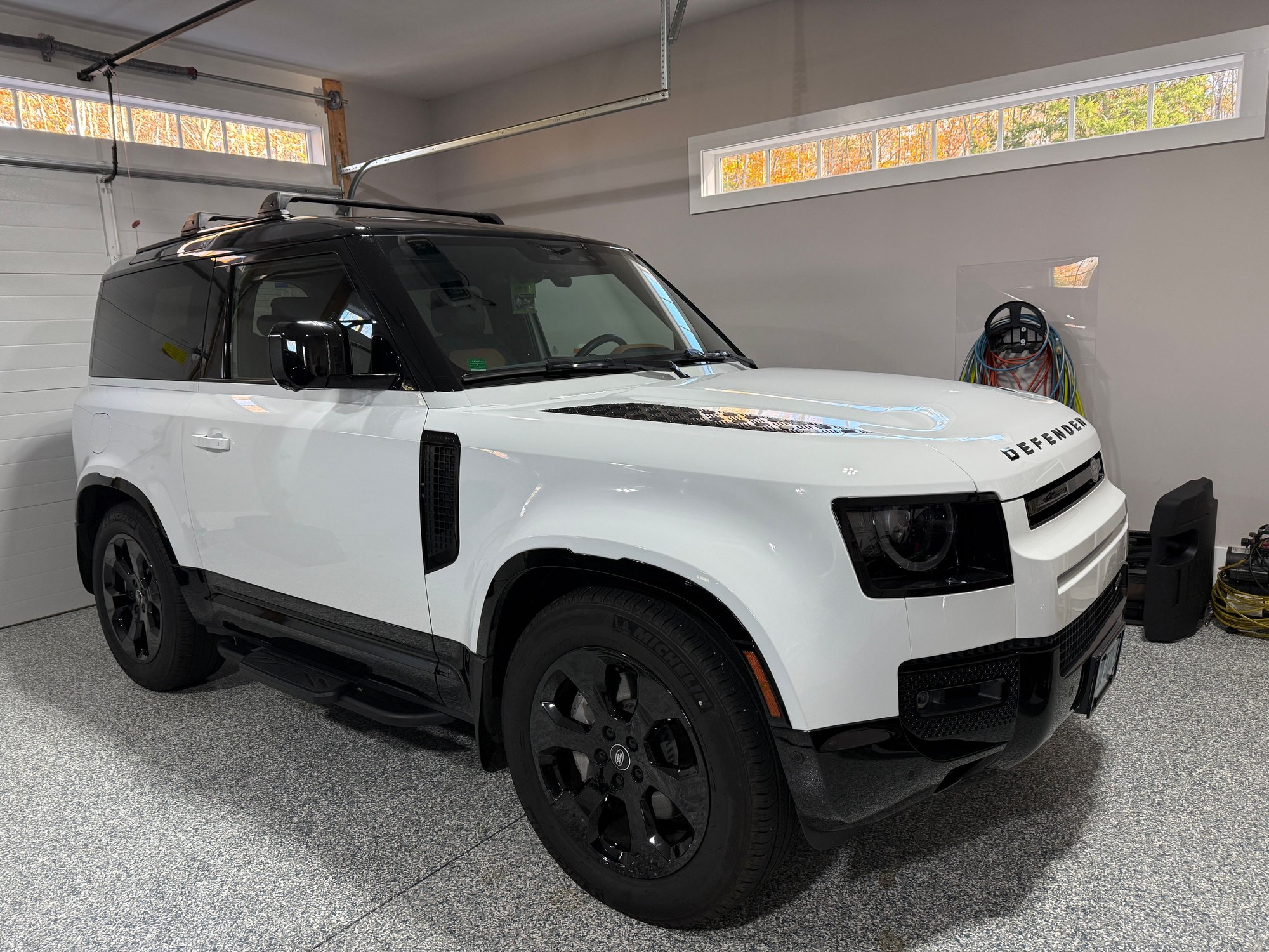 2023 Land Rover Defender - 2023 Land Rover Defender 90 X Dynamic SE" - Used - VIN SALE26EU6P2208311 - 8,160 Miles - 6 cyl - 4WD - Automatic - SUV - White - Tuftonboro, NH 03816, United States