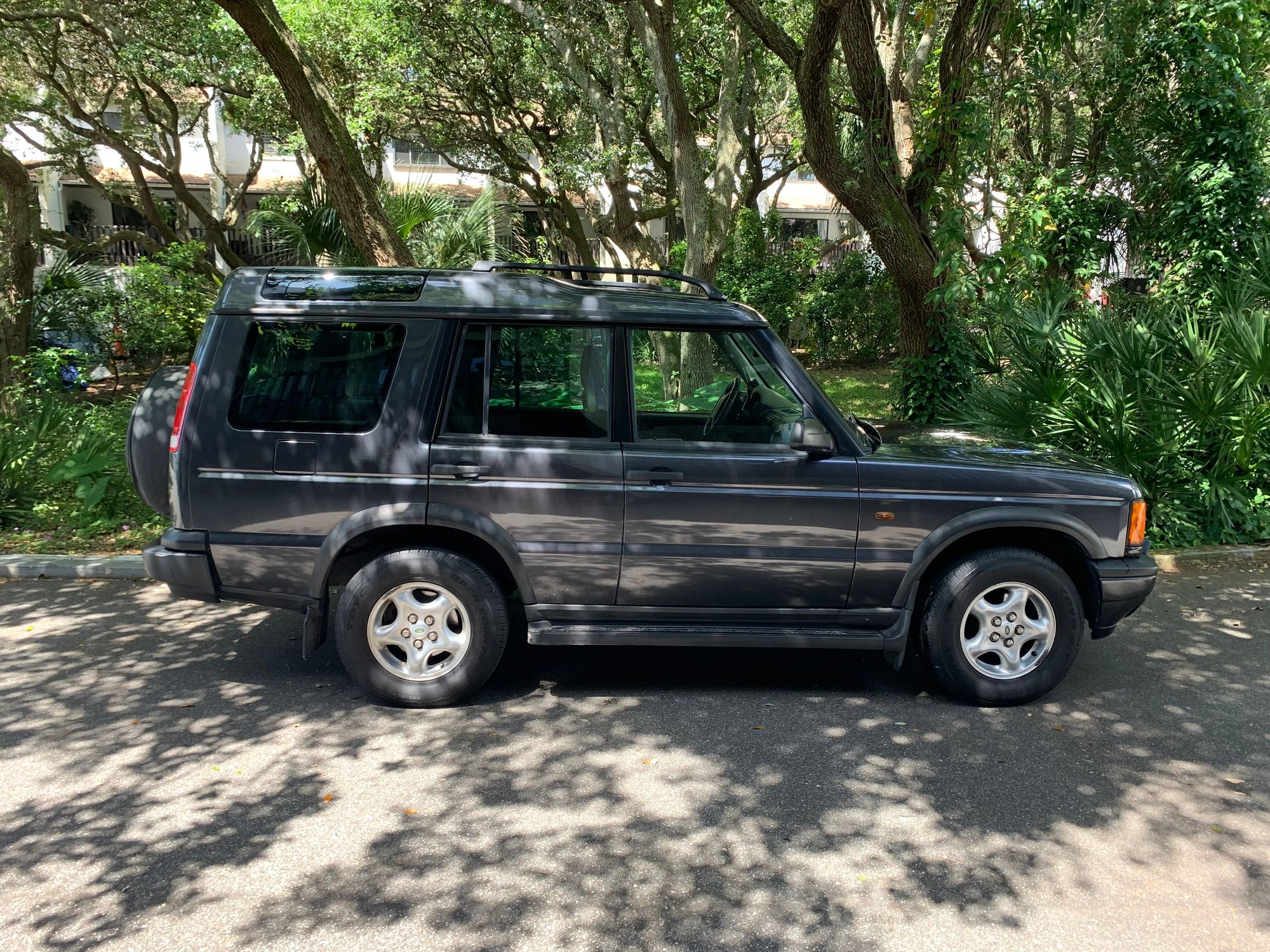 2000 Land Rover Discovery - 2000 Discovery II - Used - VIN SALTY1240YA27379 - 166,327 Miles - 8 cyl - AWD - Automatic - SUV - Gray - St Augustine, FL 32084, United States