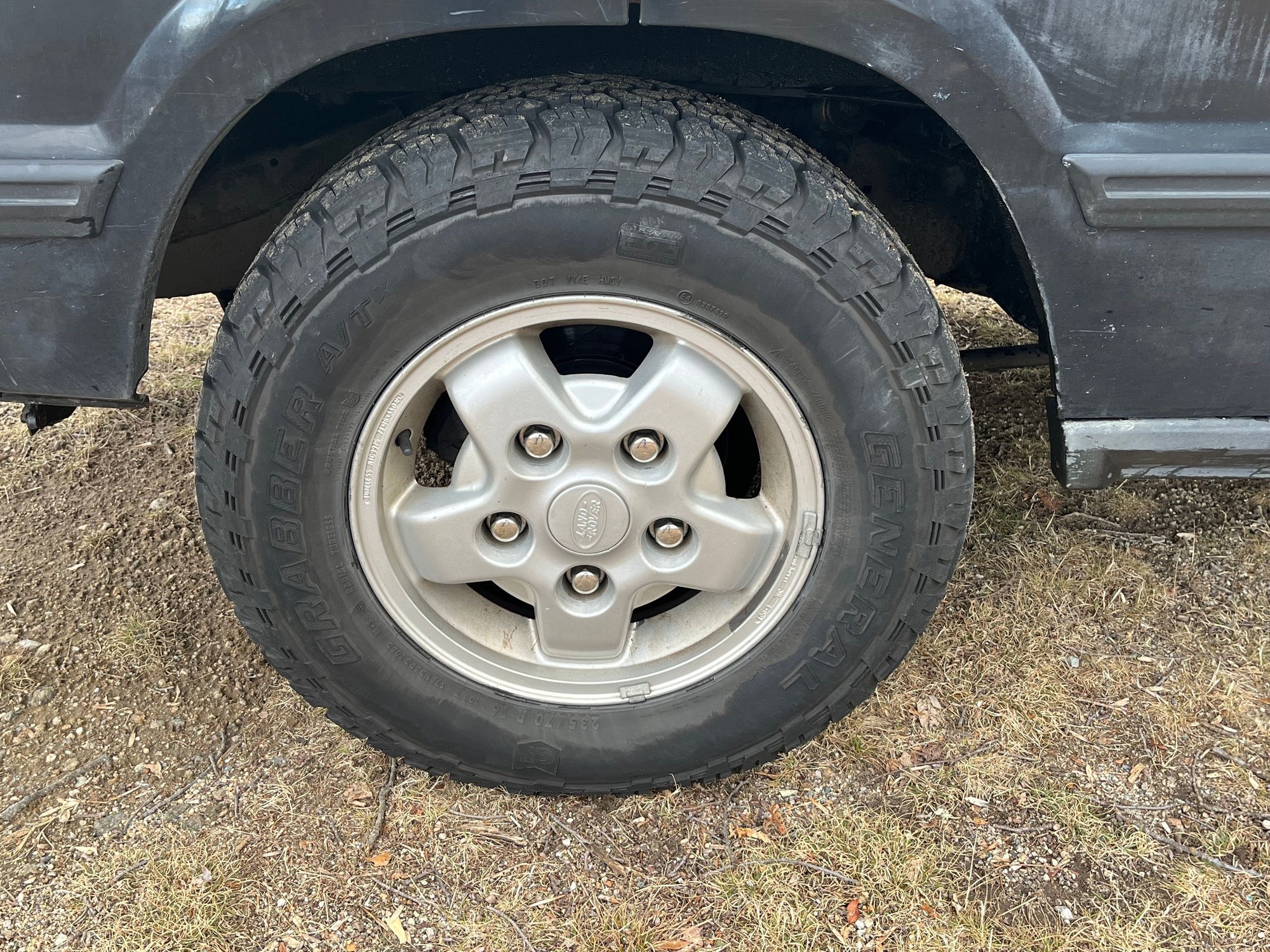 1996 Land Rover Discovery - 1996 D1 w/ 118K miles - Used - VIN SALJY1242TA194413 - 118,500 Miles - 8 cyl - 4WD - Automatic - SUV - Black - Scituate, RI 02831, United States