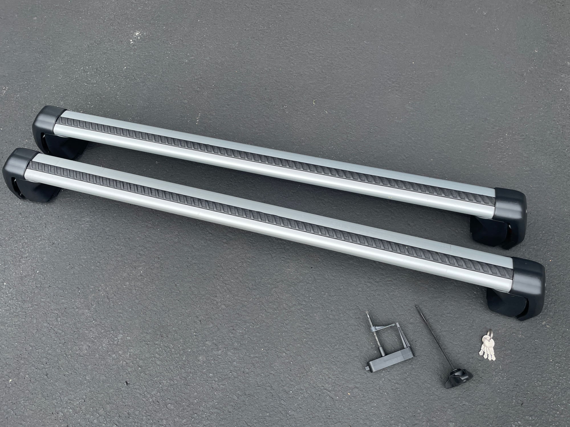 Accessories - Discover 5 L462 Roof Cross Bars - Used - 2016 to 2023 Land Rover Discovery - Chatham, NJ 07928, United States