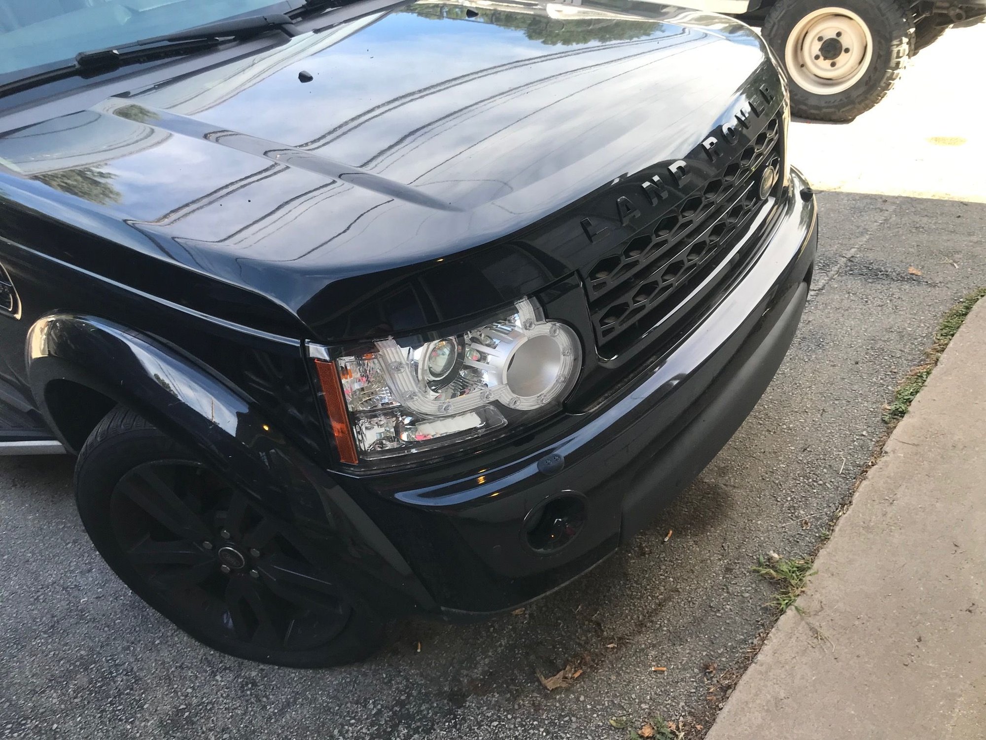 2013 Land Rover LR4 - 2013 Land Rover LR4 HSE Black Package - Needs Motor - Used - VIN SALAK2D47DA682262 - 128,000 Miles - 8 cyl - AWD - SUV - Black - Kennett Square, PA 19348, United States