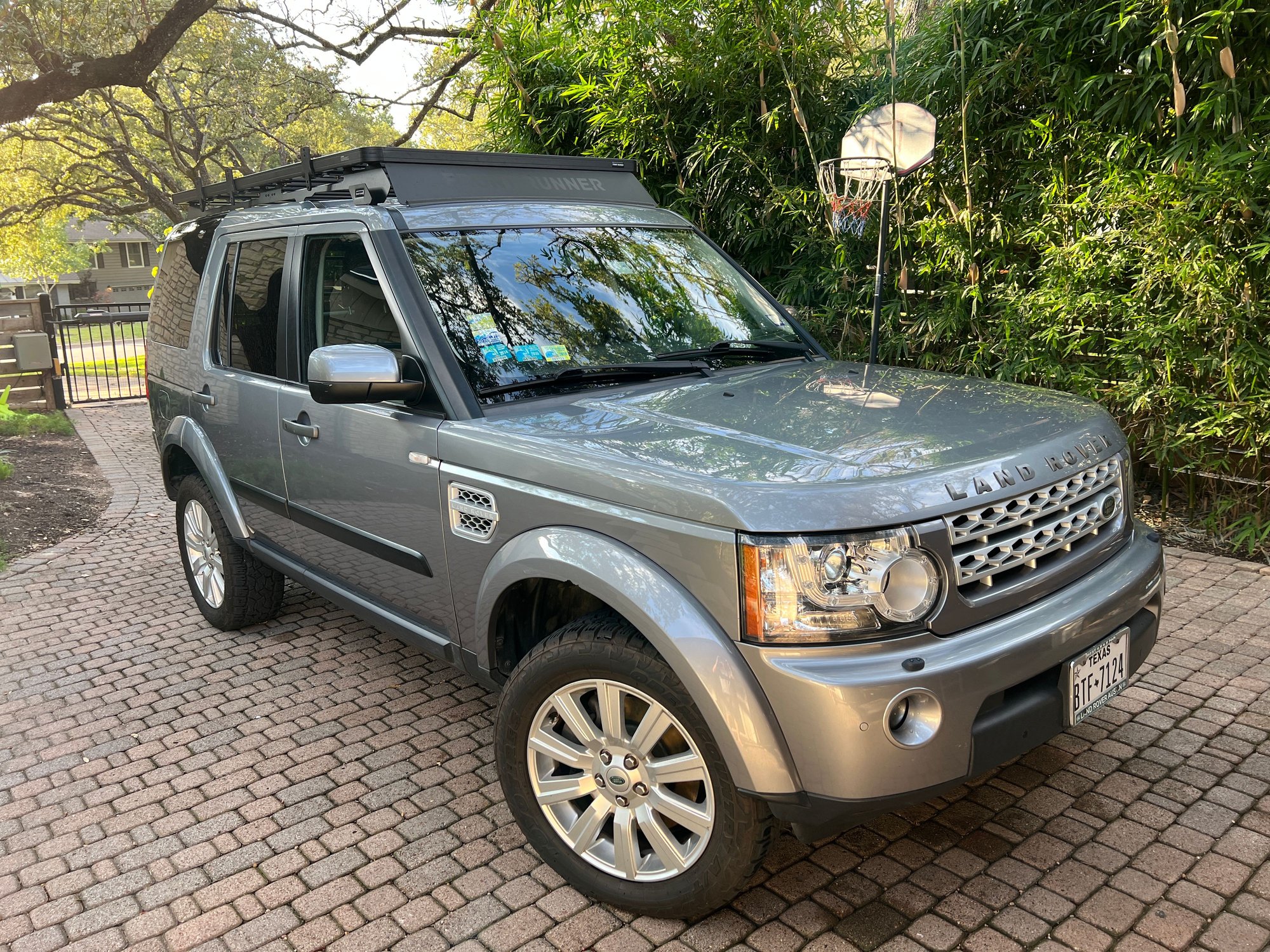 2012 Land Rover LR4 - Single owner 2012 LR4 HSE LUX V8 - Used - VIN SALAK2D4XCA630302 - 90,800 Miles - 8 cyl - 4WD - Automatic - SUV - Gray - Austin, TX 78703, United States