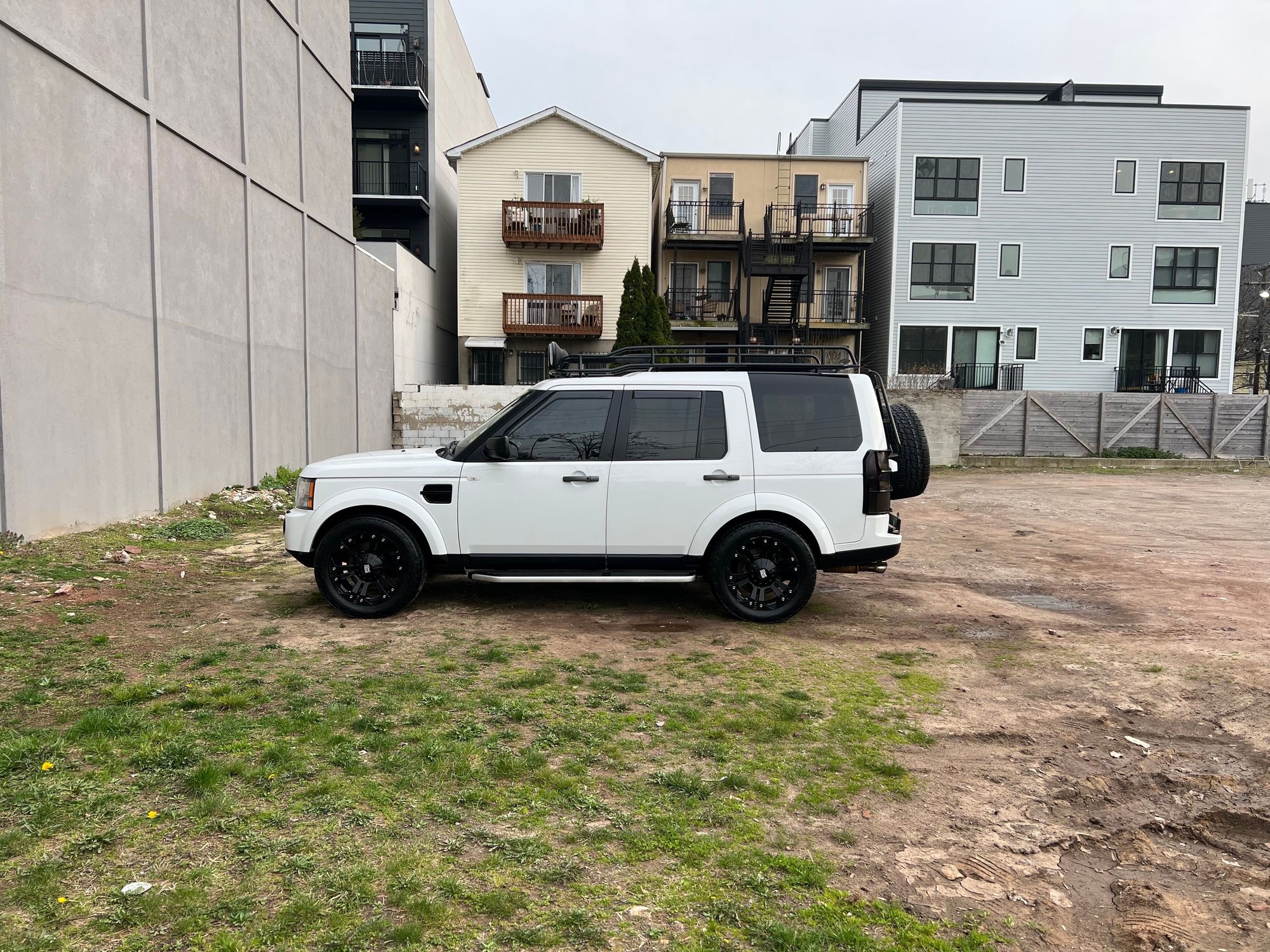 2012 Land Rover LR4 - 2012 Land Rover LR4 HSE - Used - VIN SALAK2D49CA646698 - 83,133 Miles - 8 cyl - AWD - Automatic - White - Jersey City, NJ 07302, United States