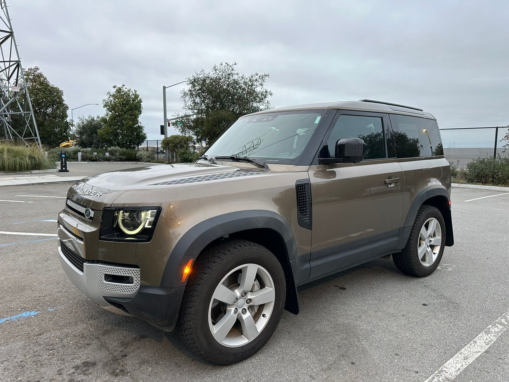 2023 Land Rover Defender - 2023 Land Rover Defender 90 P400 with rear diff locker - Used - VIN SALEP6EU7P2229945 - 16,500 Miles - 6 cyl - 4WD - Automatic - SUV - Brown - Menlo Park, CA 94025, United States