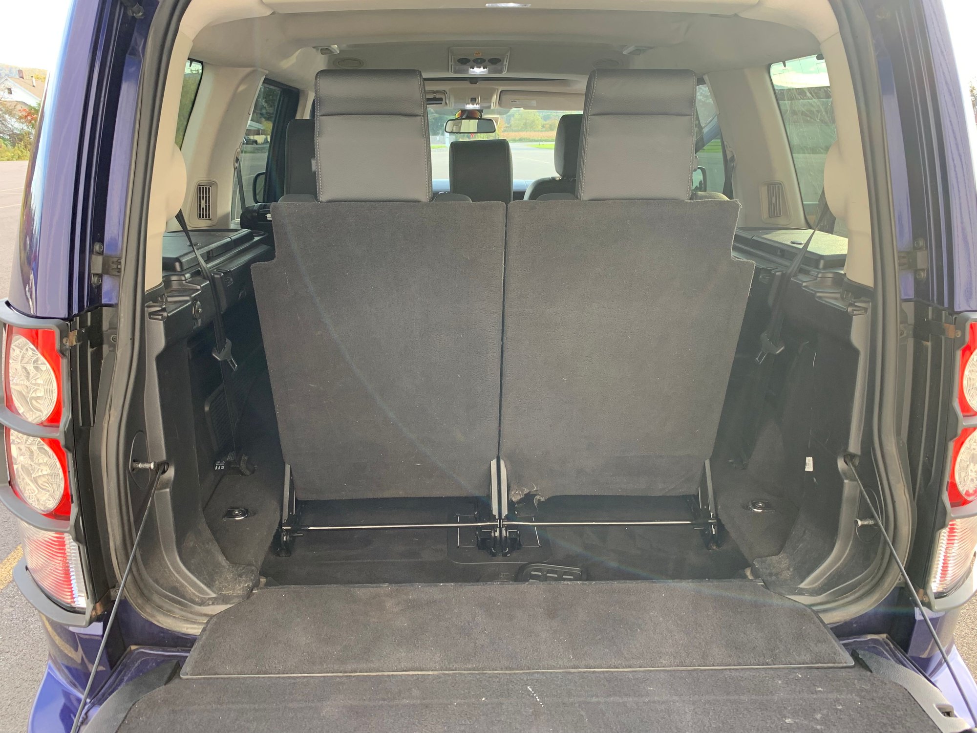 2011 Land Rover LR4 - 2011 LR4 For Sale - Used - VIN SALAG2D47BA560225 - 149,000 Miles - 8 cyl - AWD - Automatic - SUV - Blue - Utica, NY 13501, United States