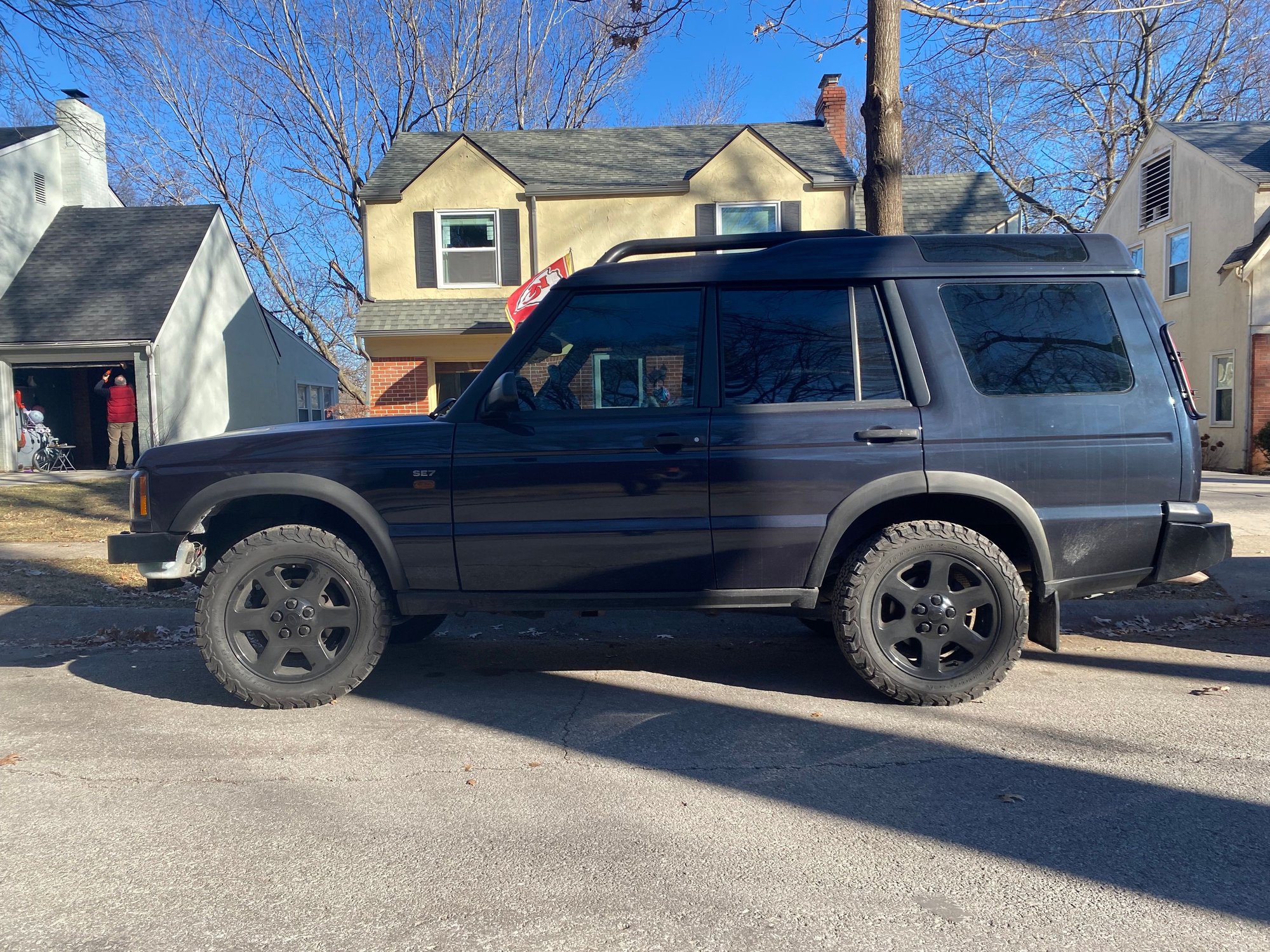 2004 Land Rover Discovery - Great LOOKING 2004 Disco 2... but needs new engine - Used - VIN SLATW19484A832038 - 131,347 Miles - 8 cyl - AWD - Automatic - SUV - Blue - Kansas City, MO 64131, United States