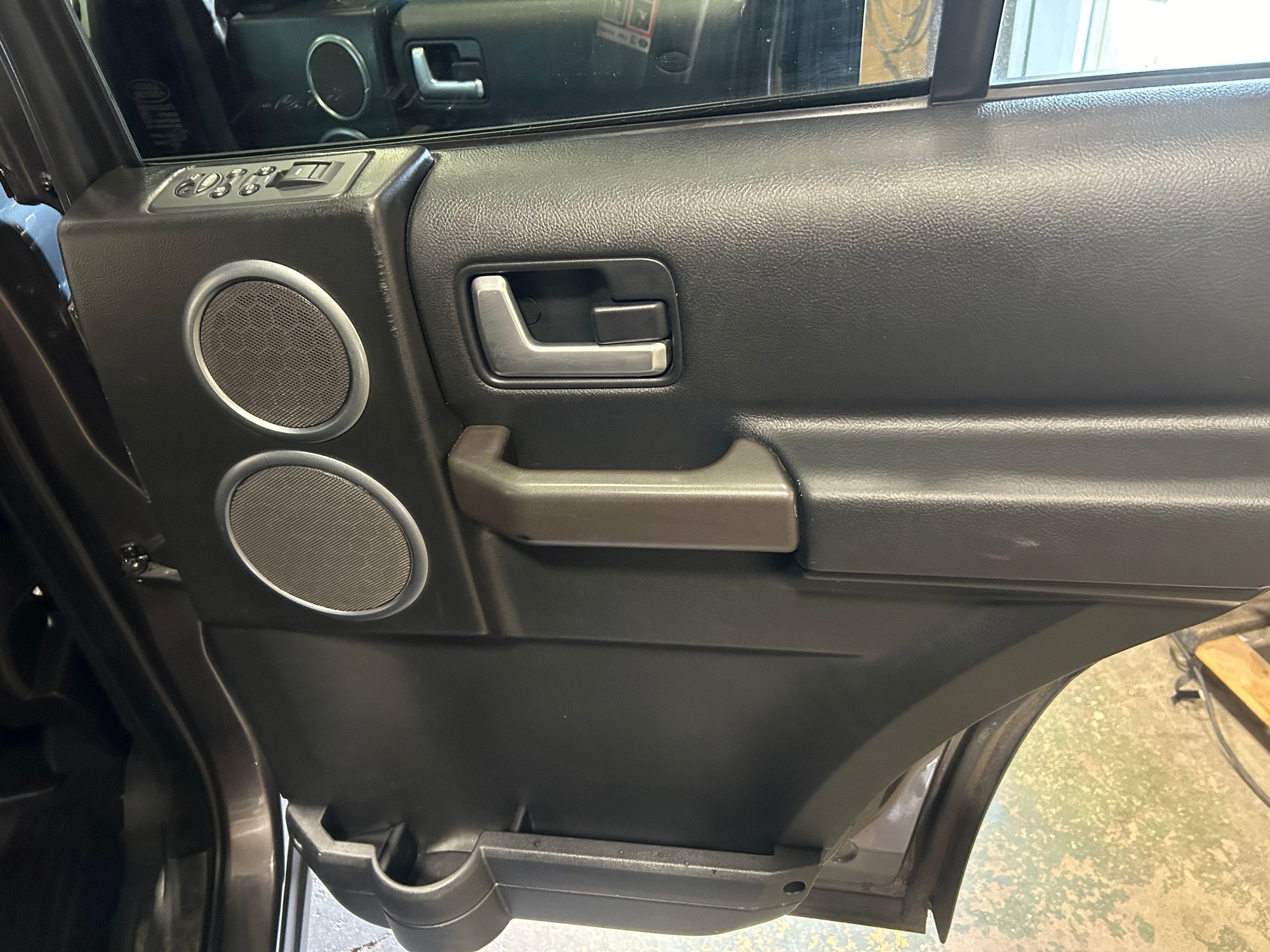 2006 Land Rover LR3 - 2006 lr3 hse - Used - VIN SALAG254X6A357513 - 181,000 Miles - 8 cyl - 4WD - Automatic - SUV - Gray - Albuquerque, NM 87112, United States