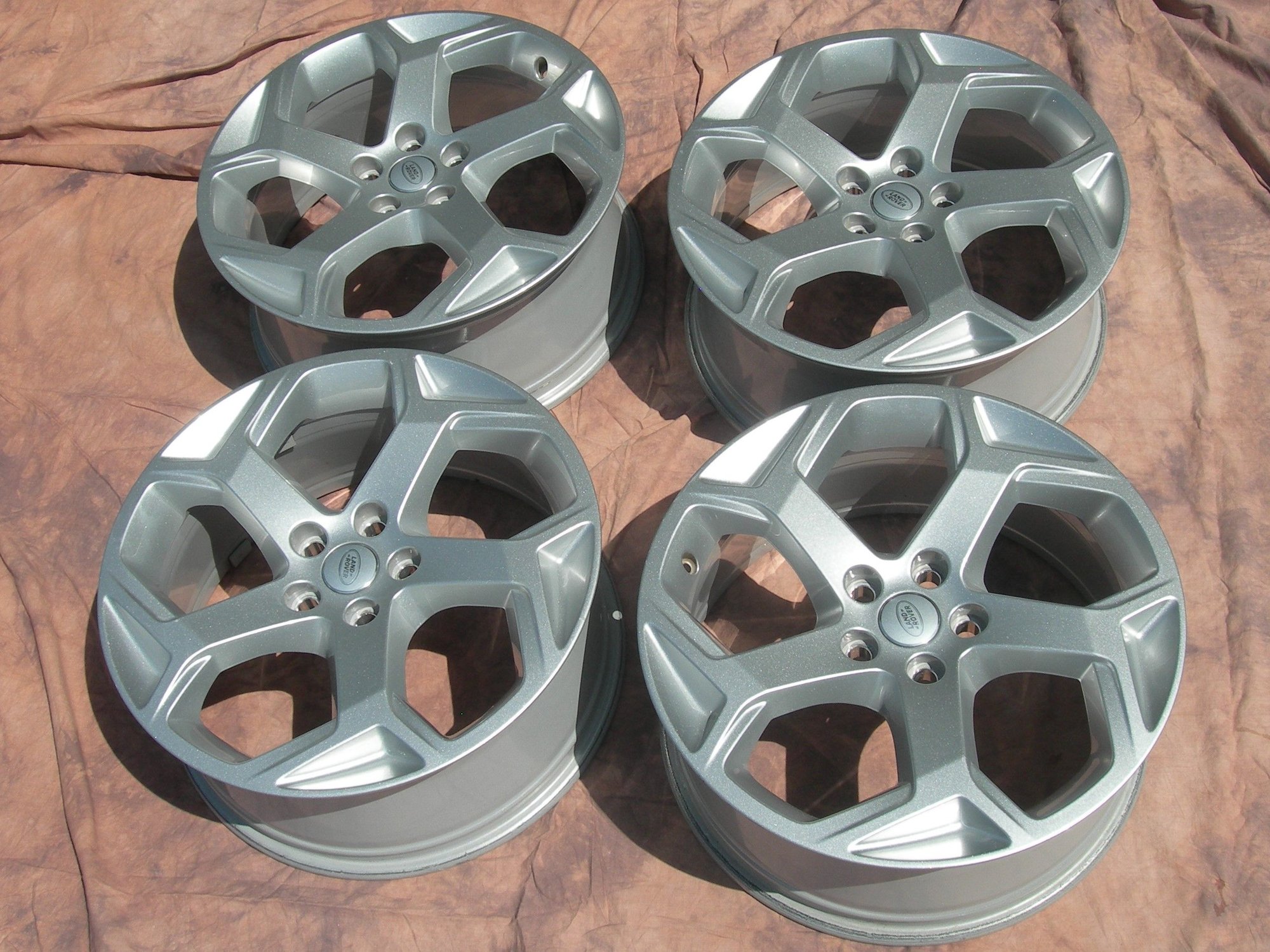 Wheels and Tires/Axles - Range Rover Sport OEM Rims 20" x 8.5" $600 + shipping - Used - 2015 to 2024 Land Rover Range Rover Sport - Edmonds, WA 98020, United States