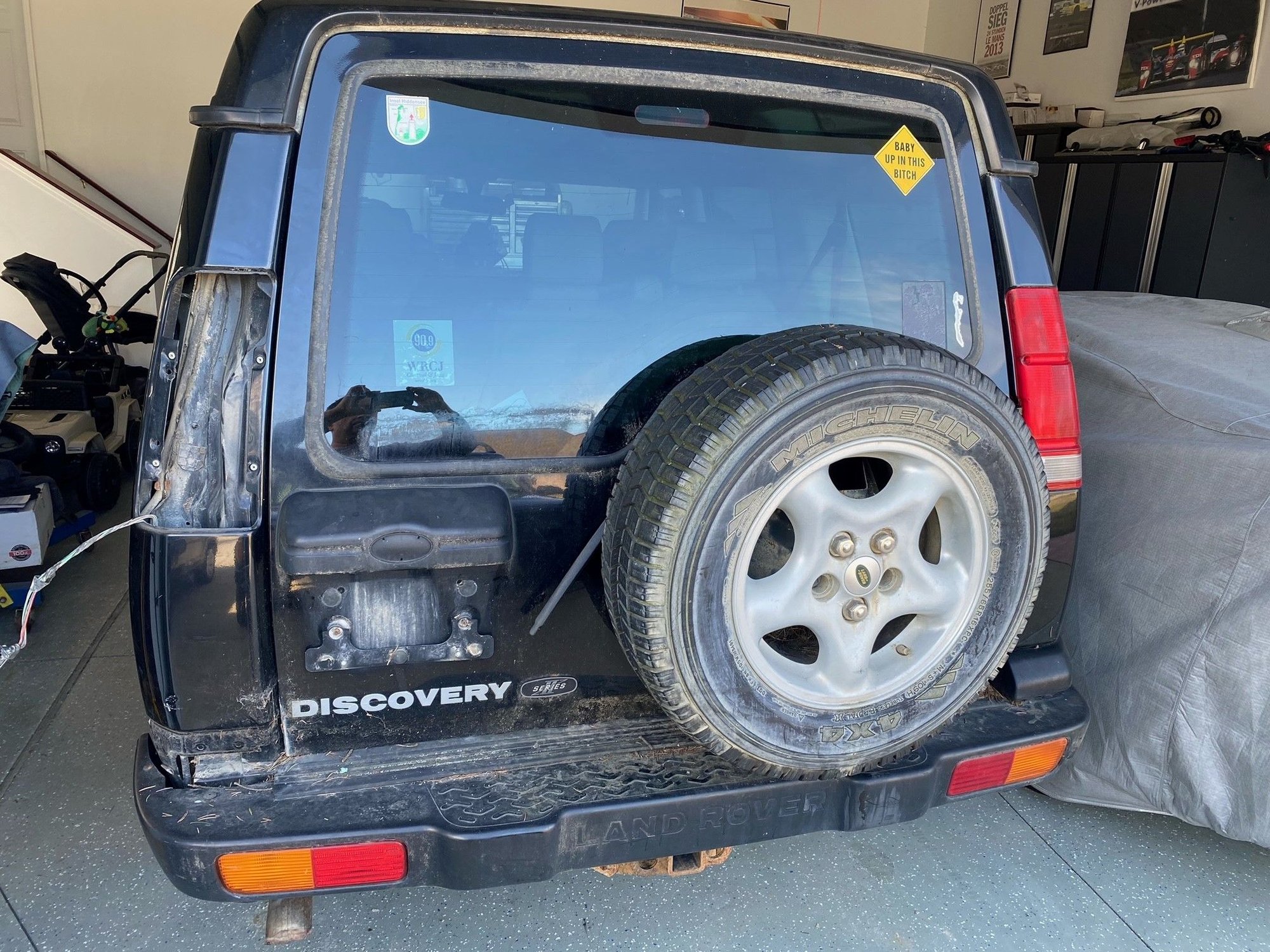 2002 Land Rover Discovery - 2002 Land Rover Discover with a 2001 Disco2 parts truck - Used - VIN SALTY15422A755485 - 121,300 Miles - 8 cyl - Black - Macomb, MI 48044, United States