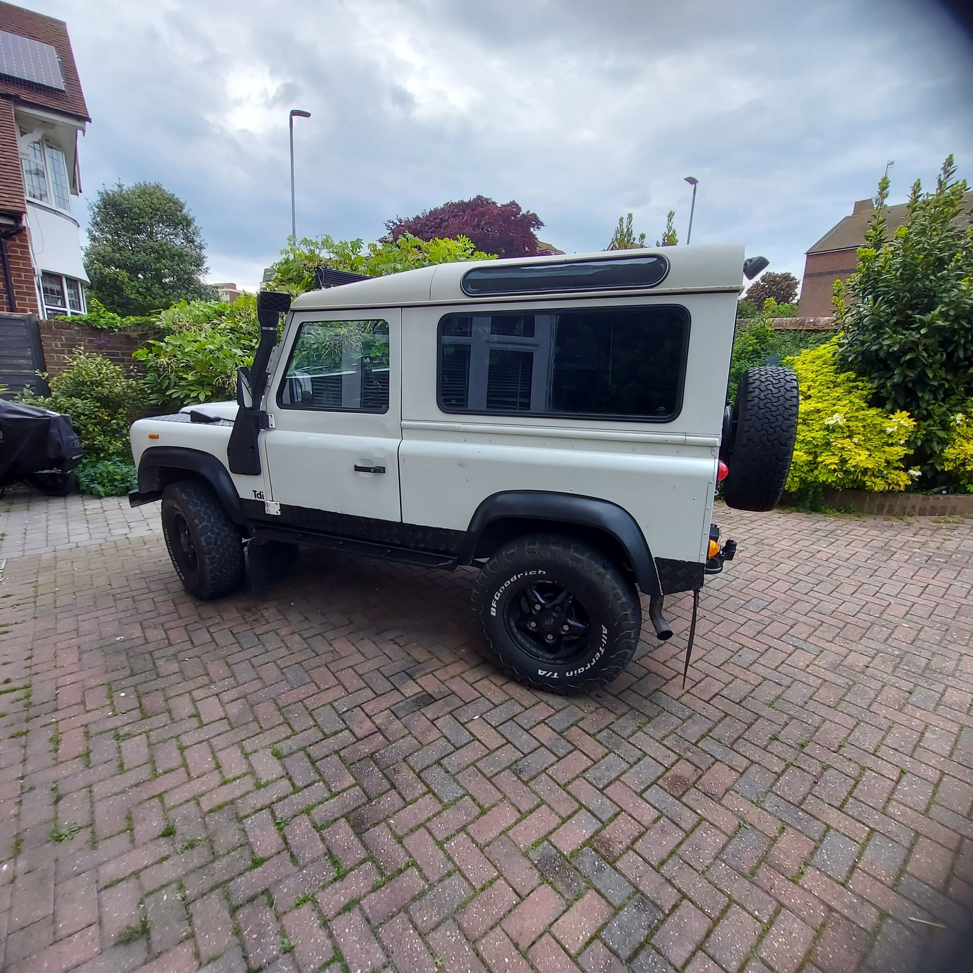1992 Land Rover Range Rover - 1992 Land Rover 90 - 2.5 diesel – 200 tdi - Used - VIN SALLDVAF7JA907285 - 129,000 Miles - 2 cyl - 4WD - Manual - Van - Eastbourne BN21, United Kingdom