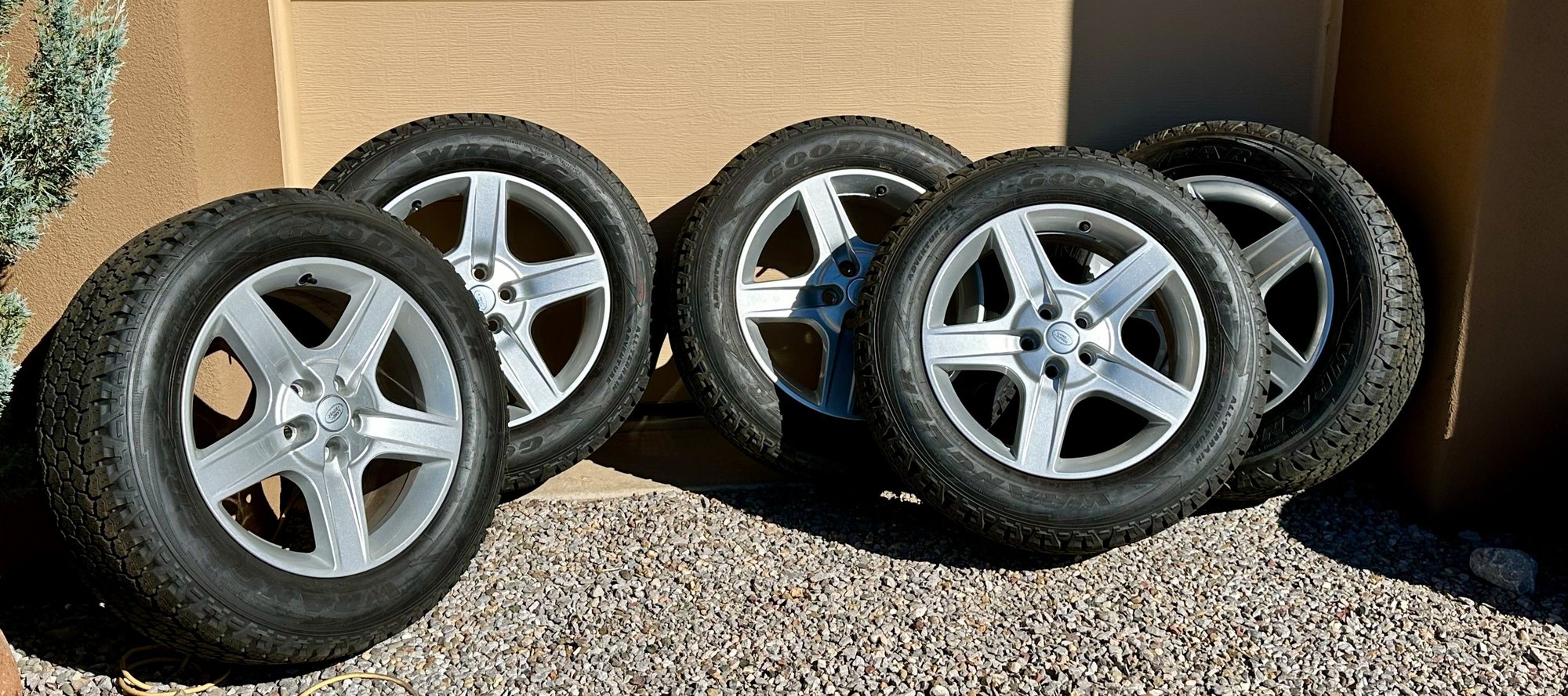 Wheels and Tires/Axles - Nearly New - 5 Land Rover 5094 20" Wheels with GoodYear Adventure A/T 255/60/20 tires - Used - 2020 to 2023 Land Rover Defender 110 - Tijeras, NM 87059, United States