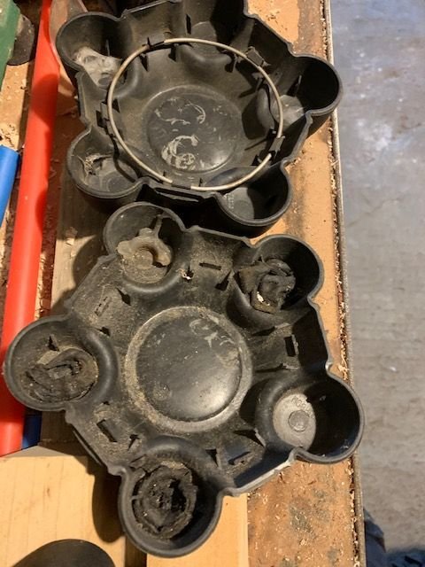 Wheels and Tires/Axles - Discovery II Steel Wheels + Centrecaps - Used - 2000 to 2004 Land Rover Discovery - Carmel, NY 10512, United States