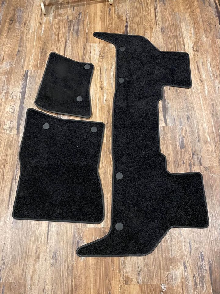 Interior/Upholstery - OEM 2020+ Land Rover Defender carpet floor mats - Used - 2020 to 2025 Land Rover Defender 110 - Chicago, IL 60045, United States