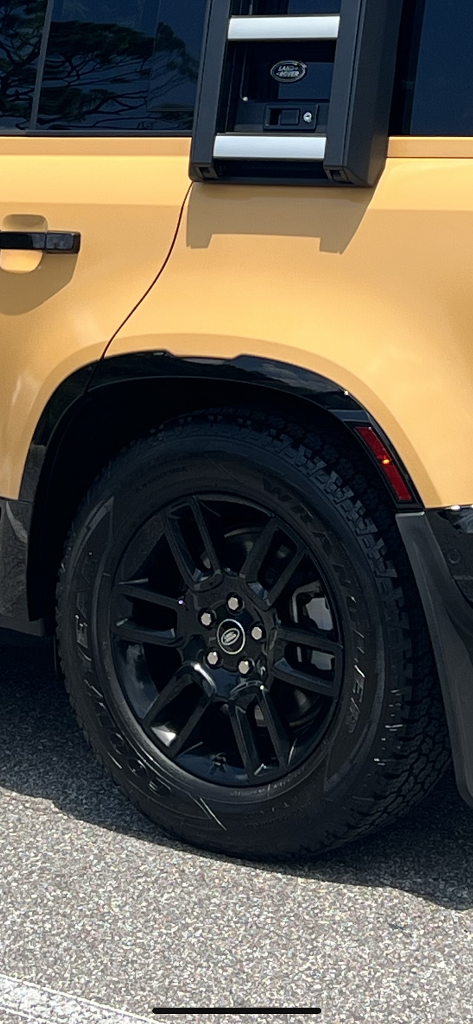 Wheels and Tires/Axles - Defender 19in OEM Wheels, Tires and TPMS- Set of 5 - Used - 2020 to 2024 Land Rover Defender - Aventura, FL 33180, United States