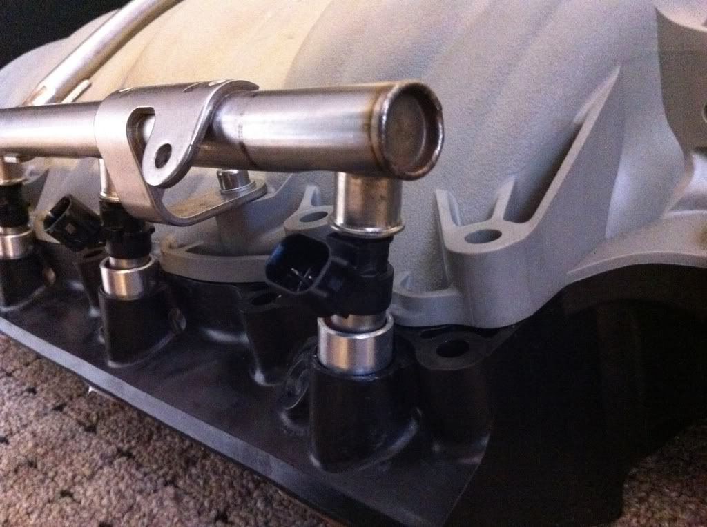 FAST injector space for OEM LS3 injectorsSpray pattern affected