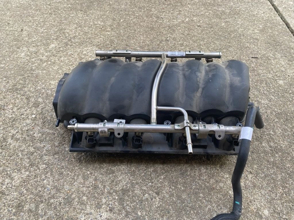 Engine - Intake/Fuel - 2016 Chevy SS LS3 Intake - Used - 2008 to 2016 Any Make All Models - Lockport, NY 14094, United States