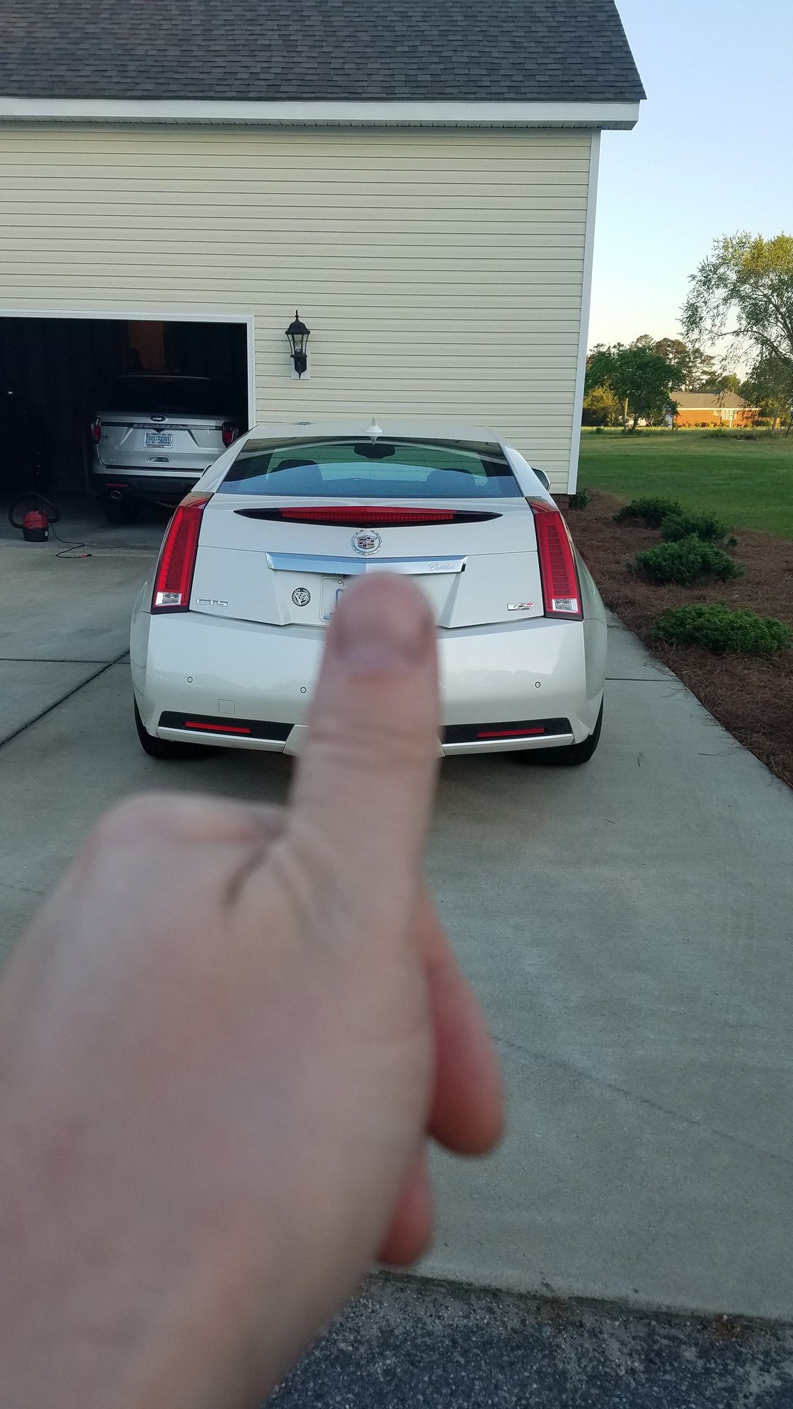 2012 Cadillac CTS-V - 2012 CTS-V Coupe - Used - VIN 1G6DV1EP8C0131988 - 145,427 Miles - 8 cyl - 2WD - Automatic - Coupe - White - Lumberton, NC 28358, United States