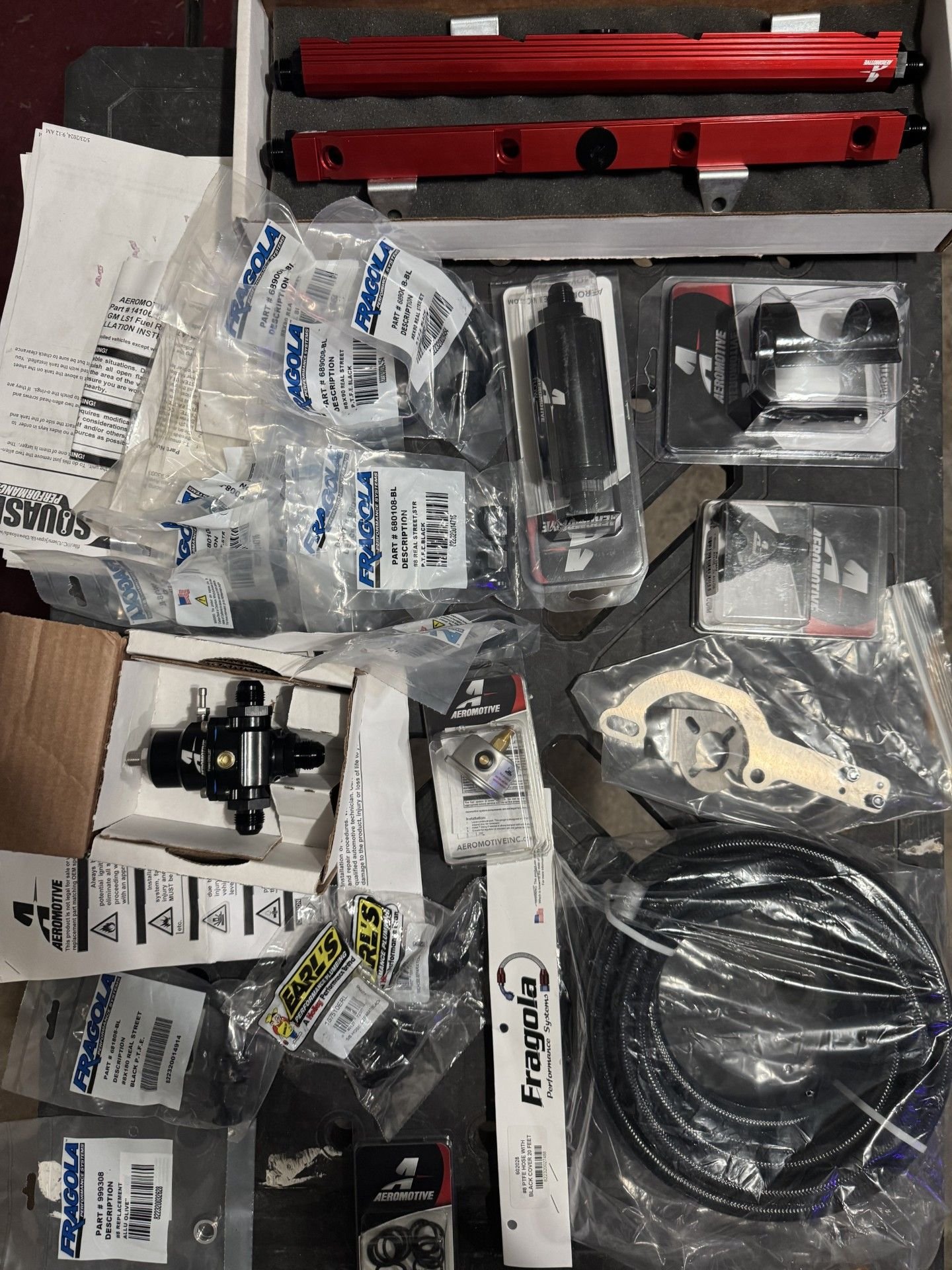 Fragola 8AN Feed/Return Aeromotive Rails & FPR