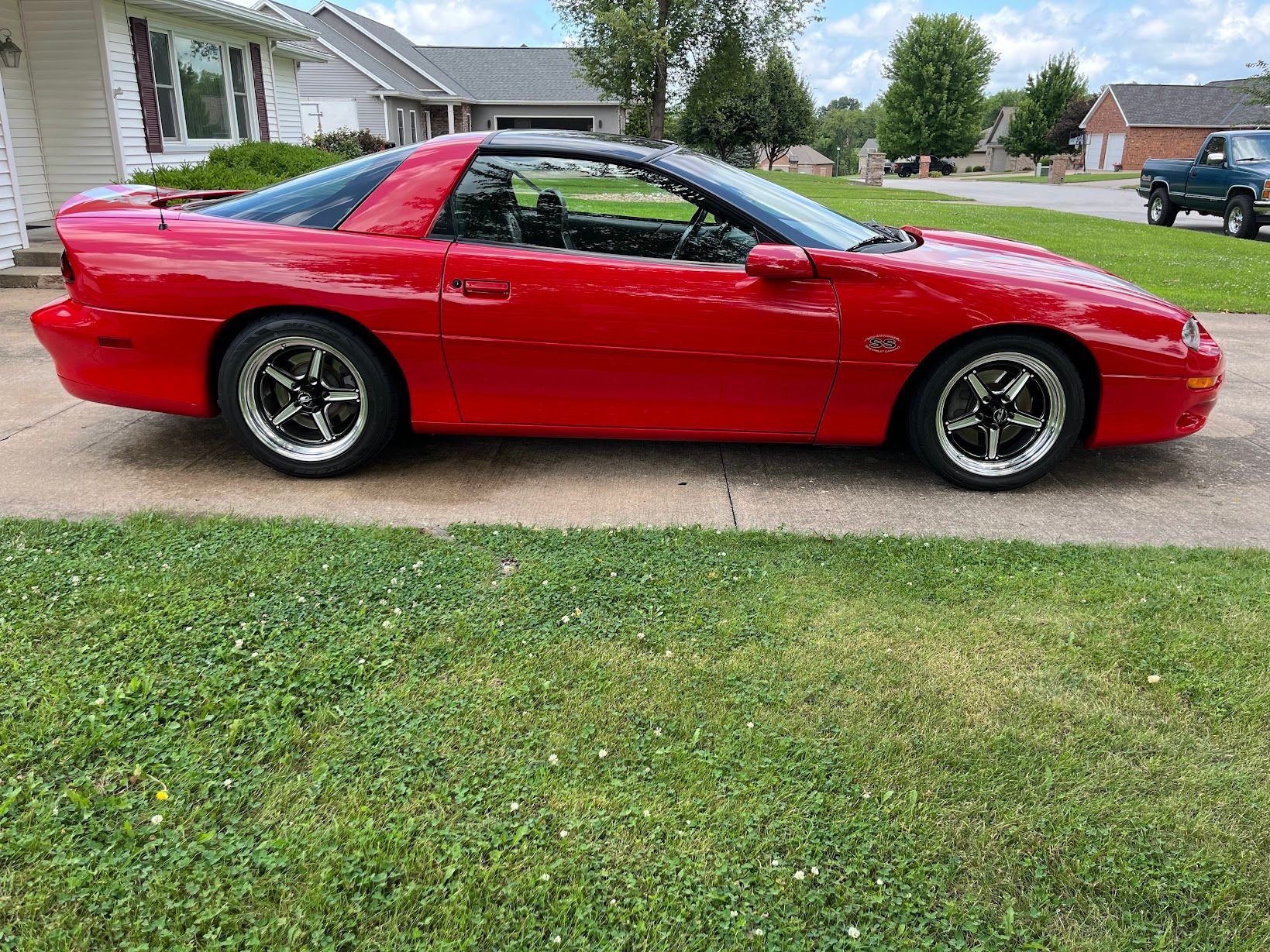 2002 Chevrolet Camaro - 2002 Chevy Camaro 35th Anniversary Edition H/C - Used - VIN 2g1fp22g222145336 - 51,386 Miles - 8 cyl - 2WD - Manual - Coupe - Red - Quincy, IL 62305, United States