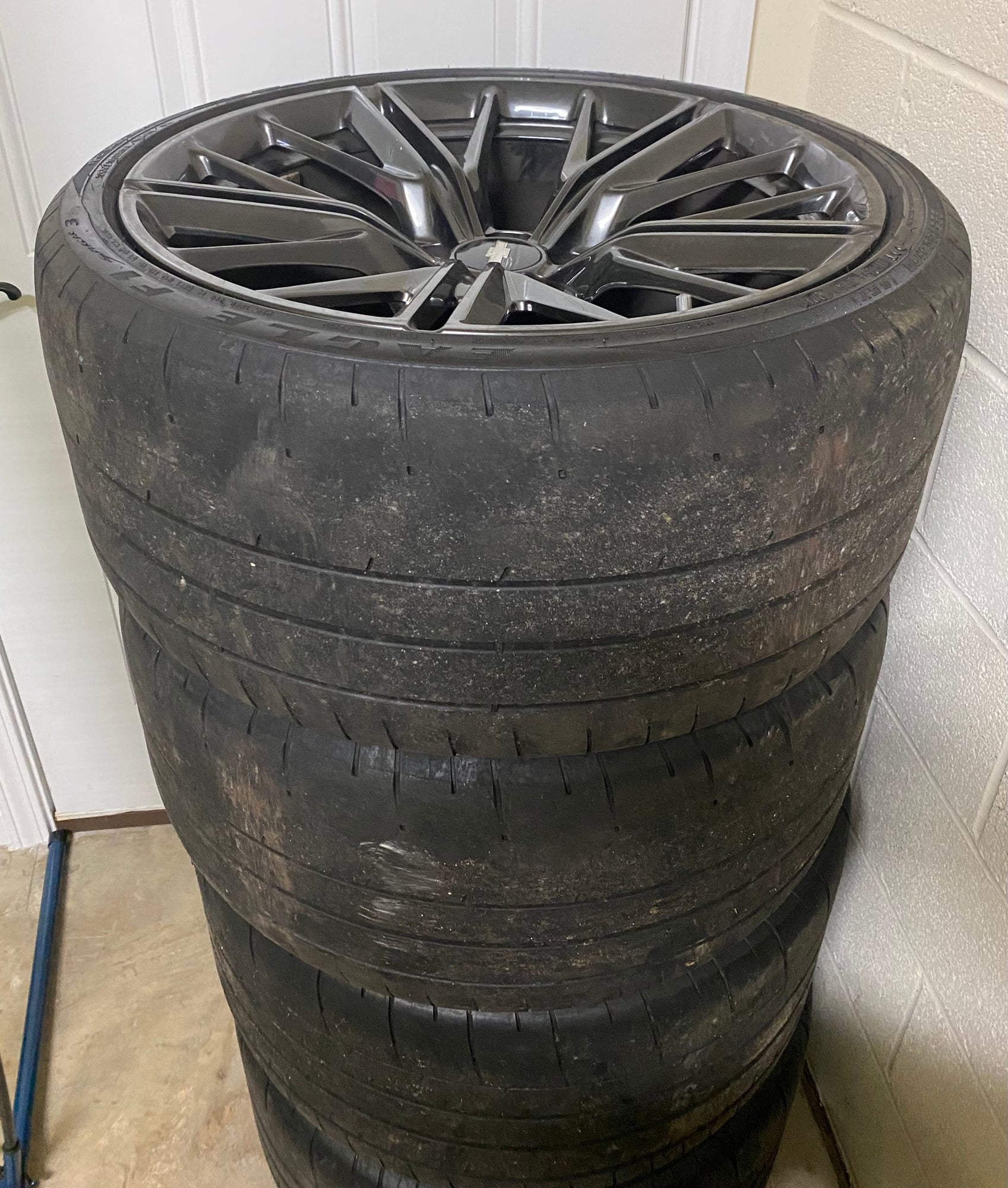 Wheels and Tires/Axles - 2018 Camaro Zl1 Factory 20 inch Wheels takeoff 17k miles - Used - All Years Any Make All Models - Asheville, NC 28804, United States