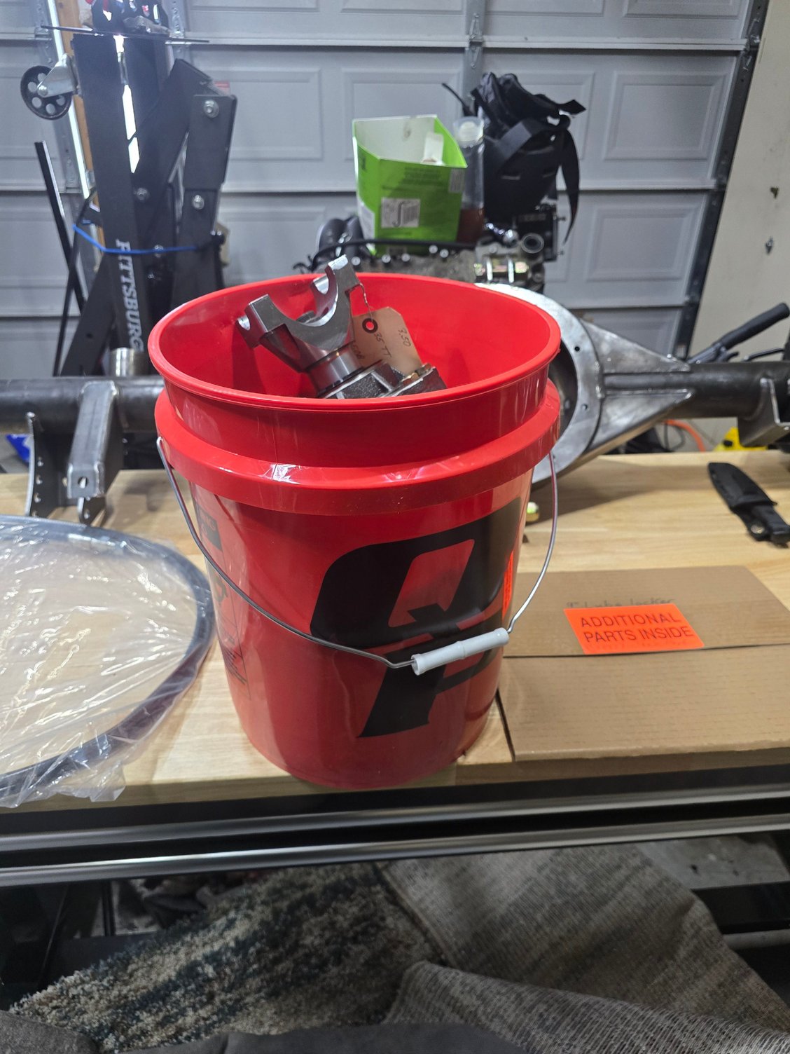 It came in a bucket, so i have a new 5gal bucket lol