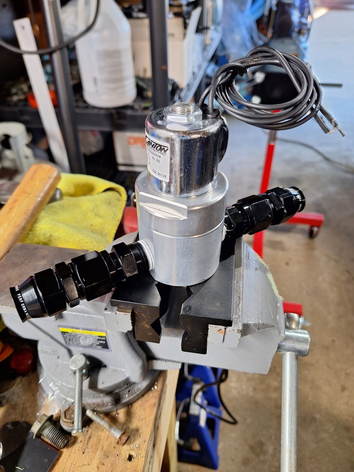 Accusump solenoid valve