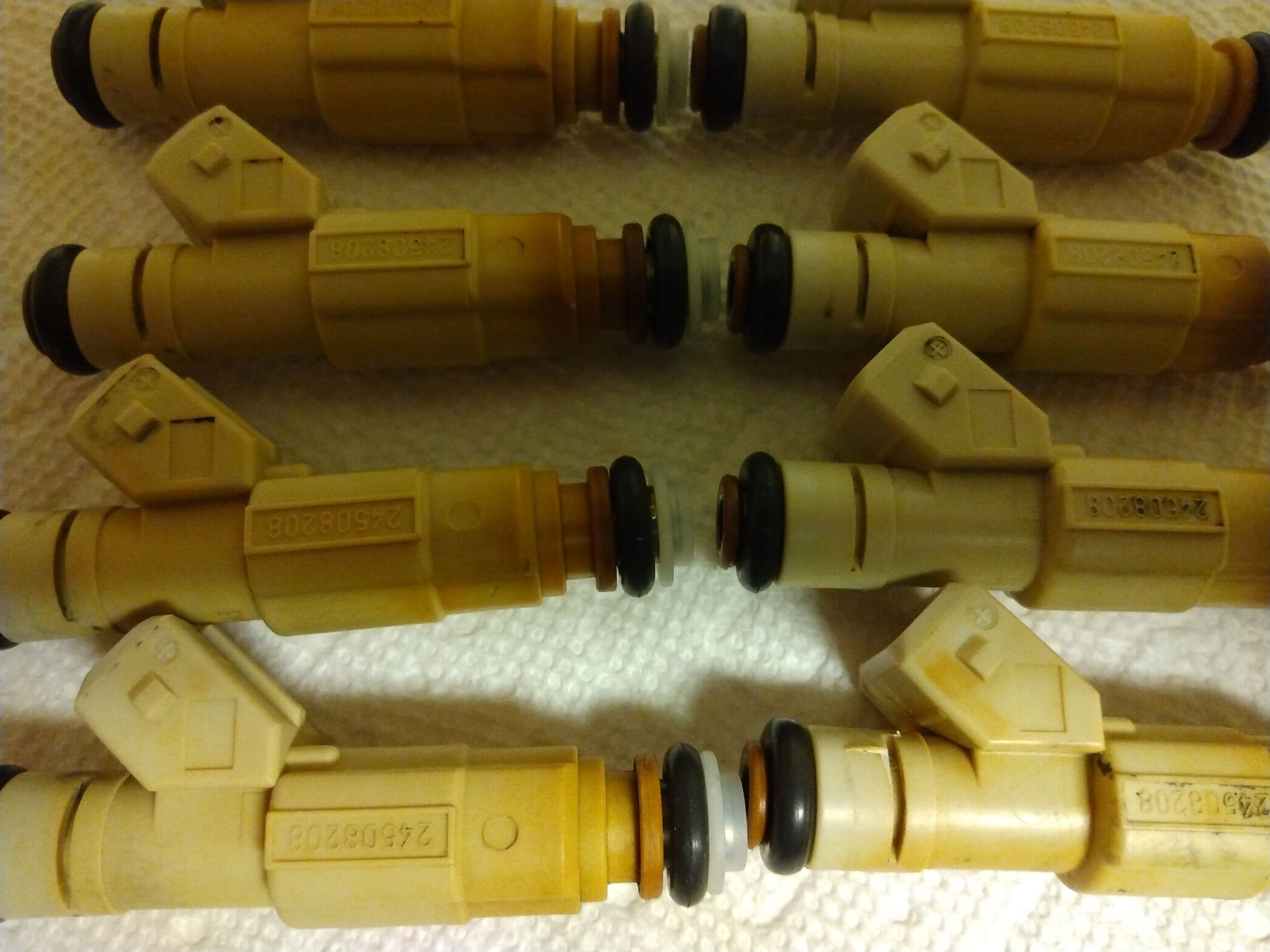 Engine - Intake/Fuel - Bosch 42 lb white injectors - Used - 0  All Models - Wichita Falls, TX 76308, United States