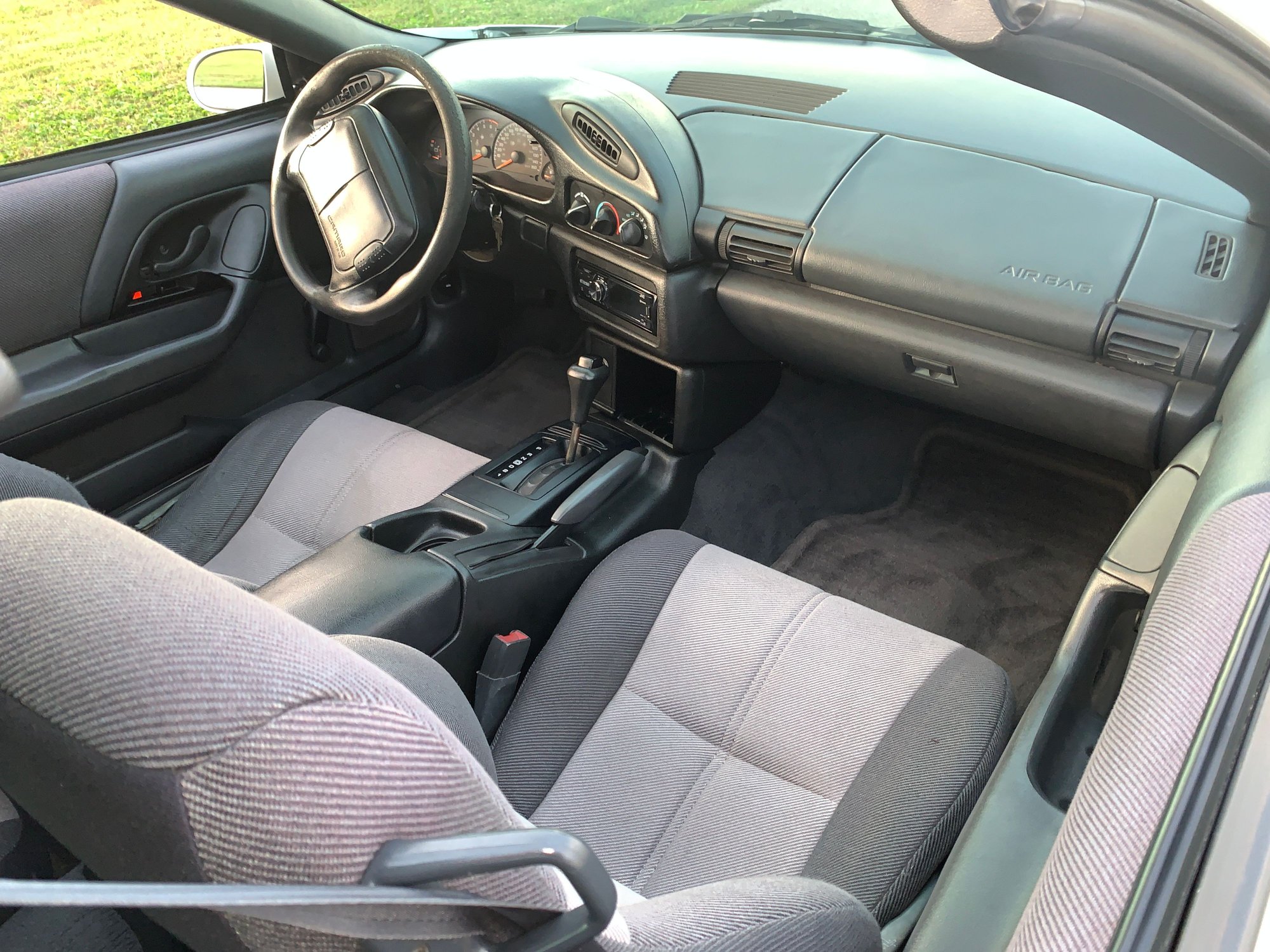 1995 Chevrolet Camaro - 1995 Chevrolet Camaro Z28, white, automatic, t-tops - Used - VIN 2G1FP22P7S2170734 - 348,000 Miles - 8 cyl - 2WD - Automatic - Hatchback - White - Owensboro, KY 42301, United States