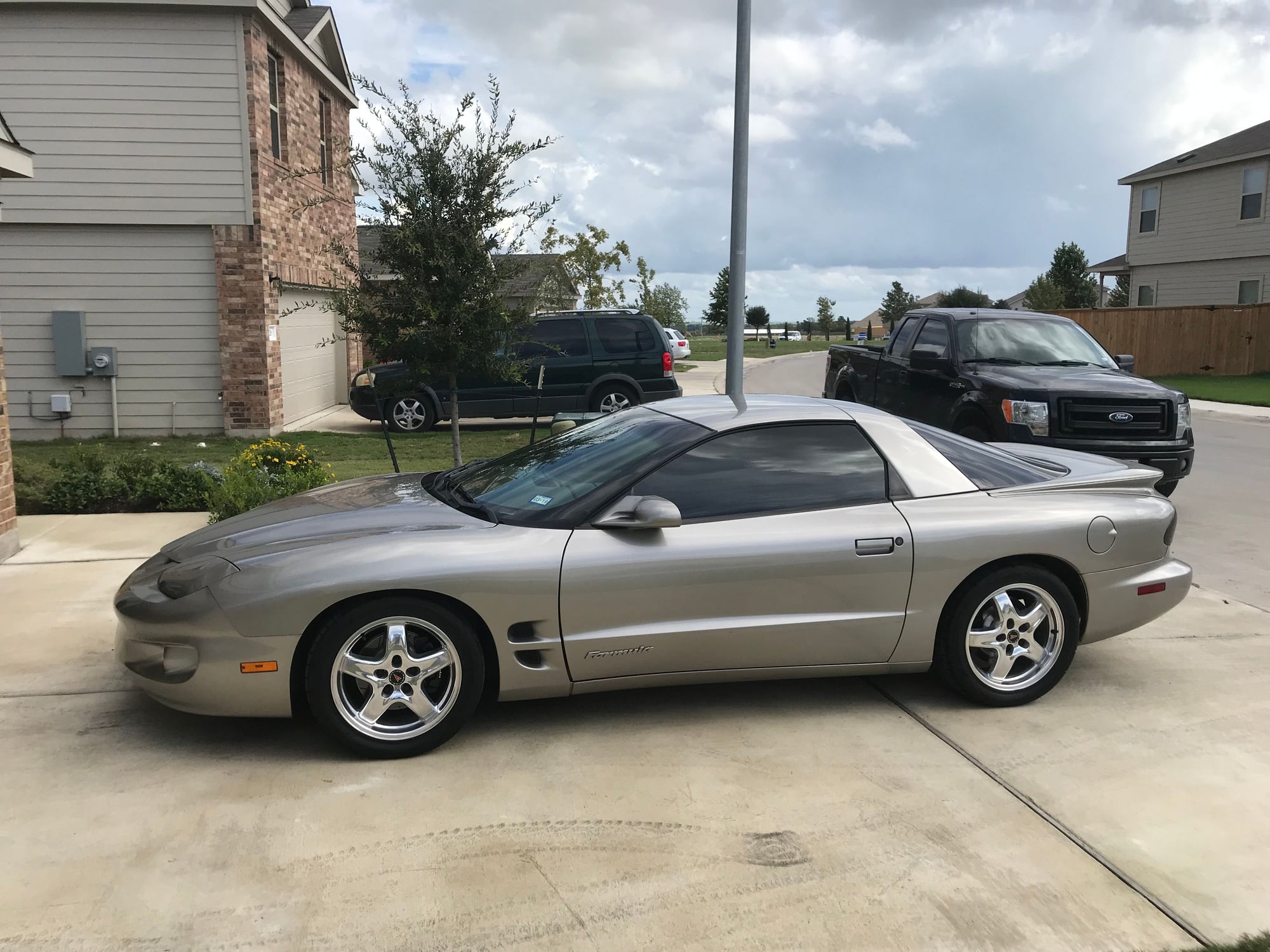 2000 Pontiac Firebird - 2000 Firebird Formula Hard Top - Used - VIN 2g2fv22g8y2152463 - 226,000 Miles - 8 cyl - 2WD - Manual - Coupe - Other - Jarrell, TX 76537, United States