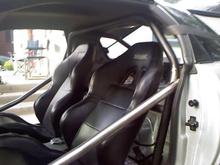 Roll cage and seat's