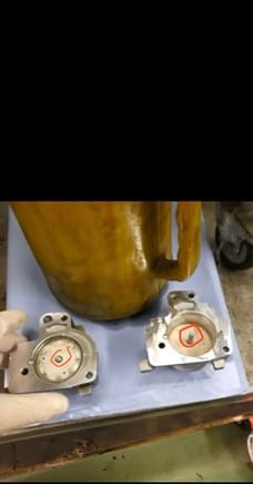The one of the left is not recessed and that’s how mine looks. The one on the right is said to be new and the piston is recessed. I don’t think it’s missing but maybe.. I think he installed it just like that. 