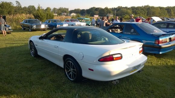 Tropical Treat car show