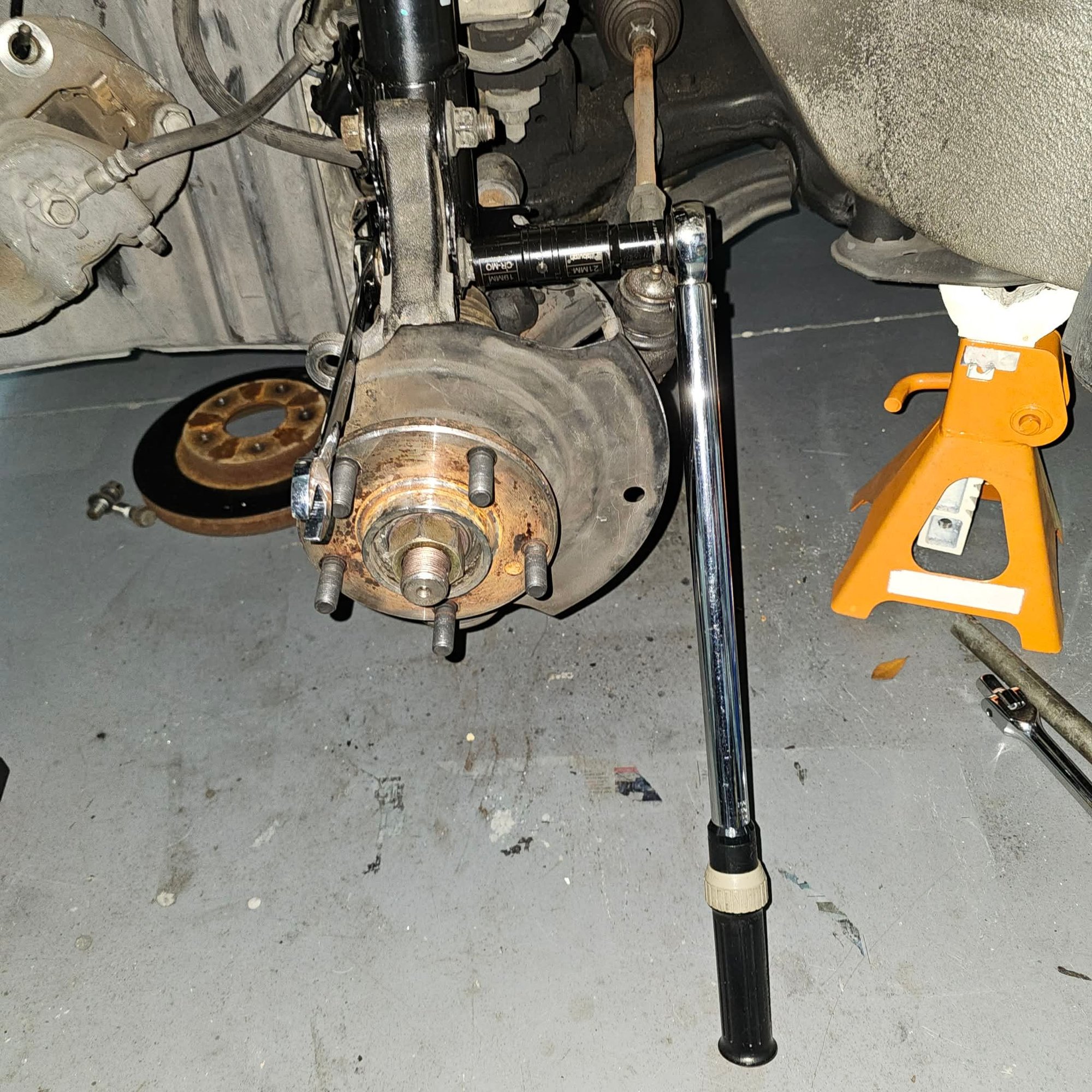 Torque wrench used to secure strut bolts