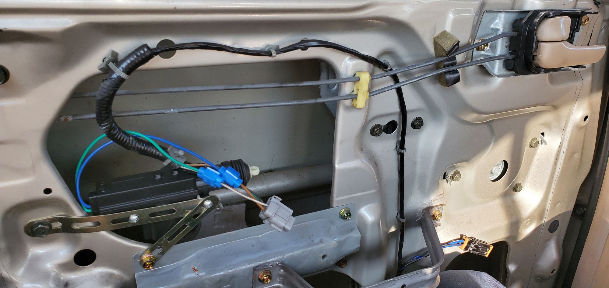 HOWTO Install universal door lock actuators. Front and Rear. Maxima