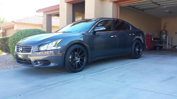 My 2012...20" staggered 255/35 Front, 265/35 Rear .