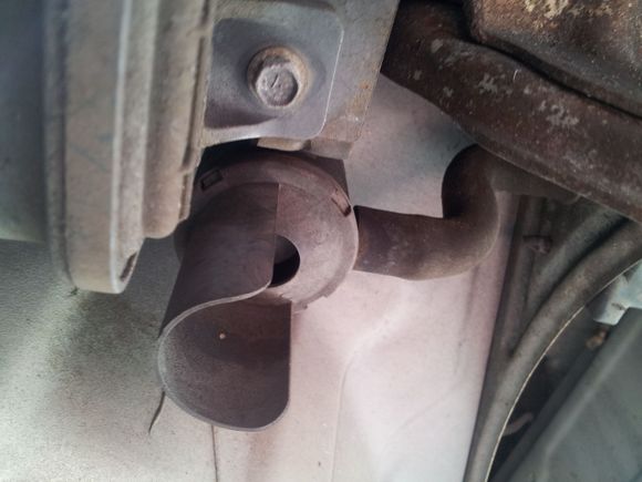 So this is where the fuel leaks out of . It dosnt happen every time i fill up . I notice alot of fumes coming out of there but i assumed that was normal cuz i thought that was the charcol box .