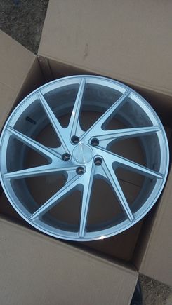 I just bought these Niche Inverts 20x9 ineed some help with getting the correct tires 


ANYONE?