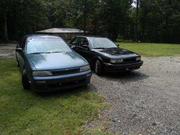 Two of the maxima's playmates, 1st gen Altima and the now deceased 3rd gen Sentra SE-R.