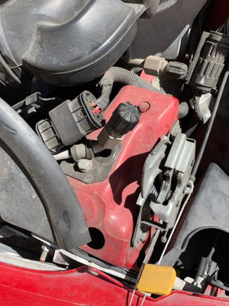 Hi everyone. Sorry as I’m a bit of an armature here. I’m trying to diagnose some overheating problems on my 2005 R53 but have never worked on a vehicle with something that looked like this. Any help would be greatly appreciated 