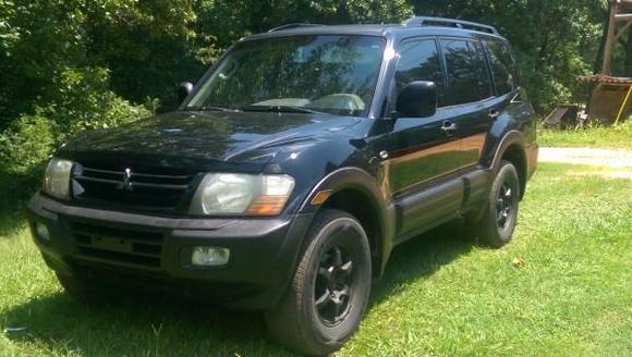 02 Mitsubishi Montero limited